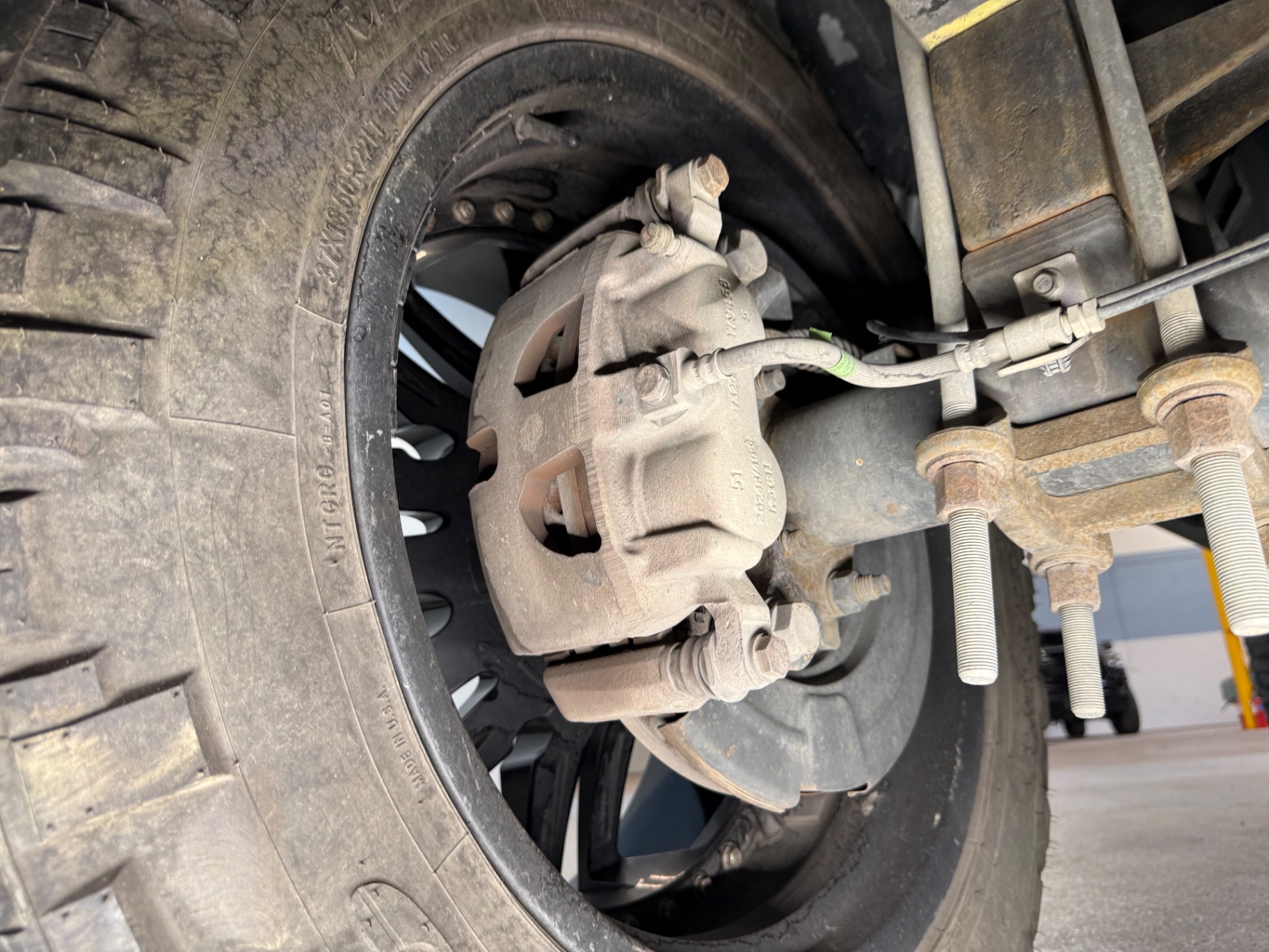 Vehicle photo 46