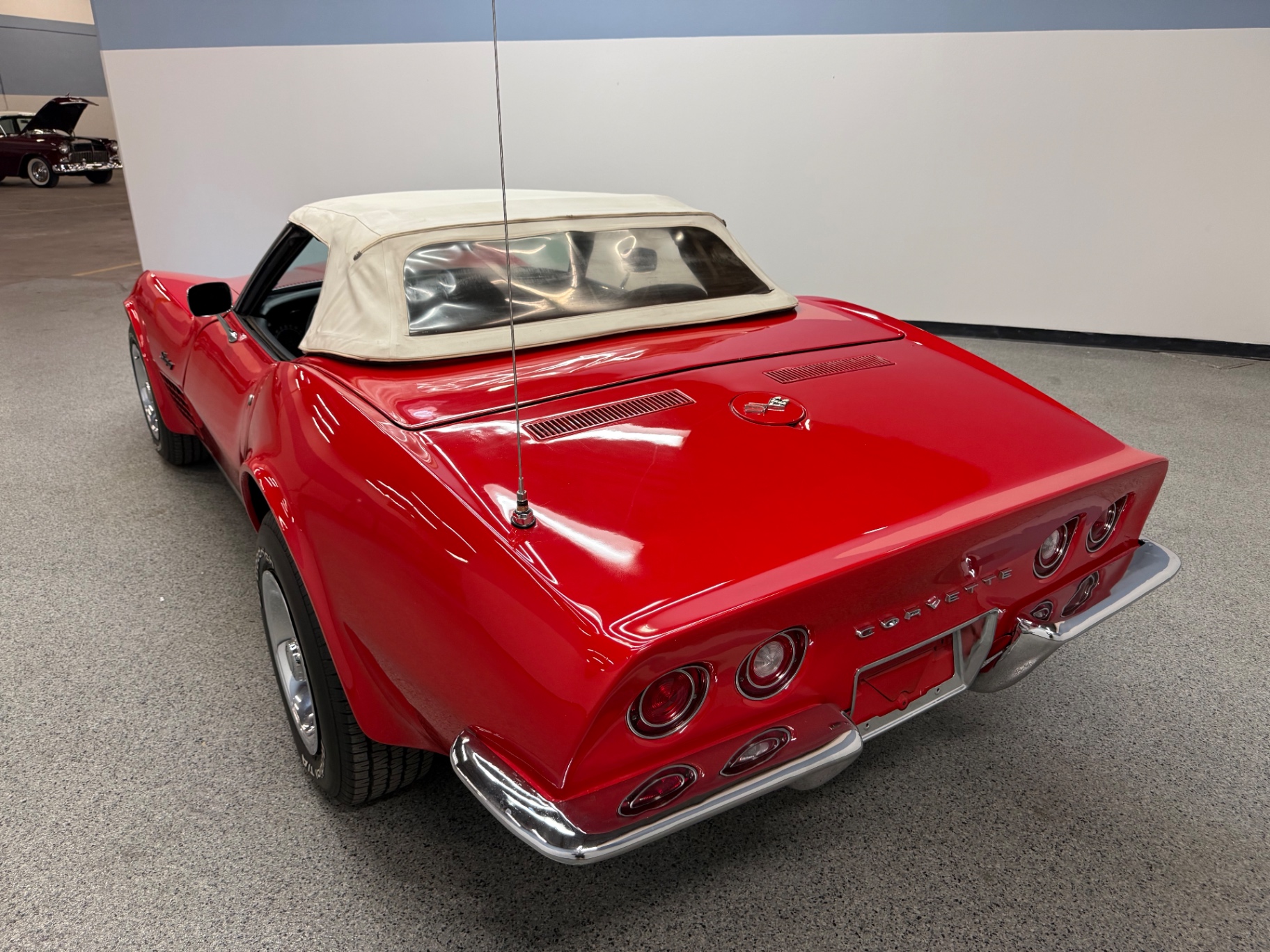 Vehicle photo 27