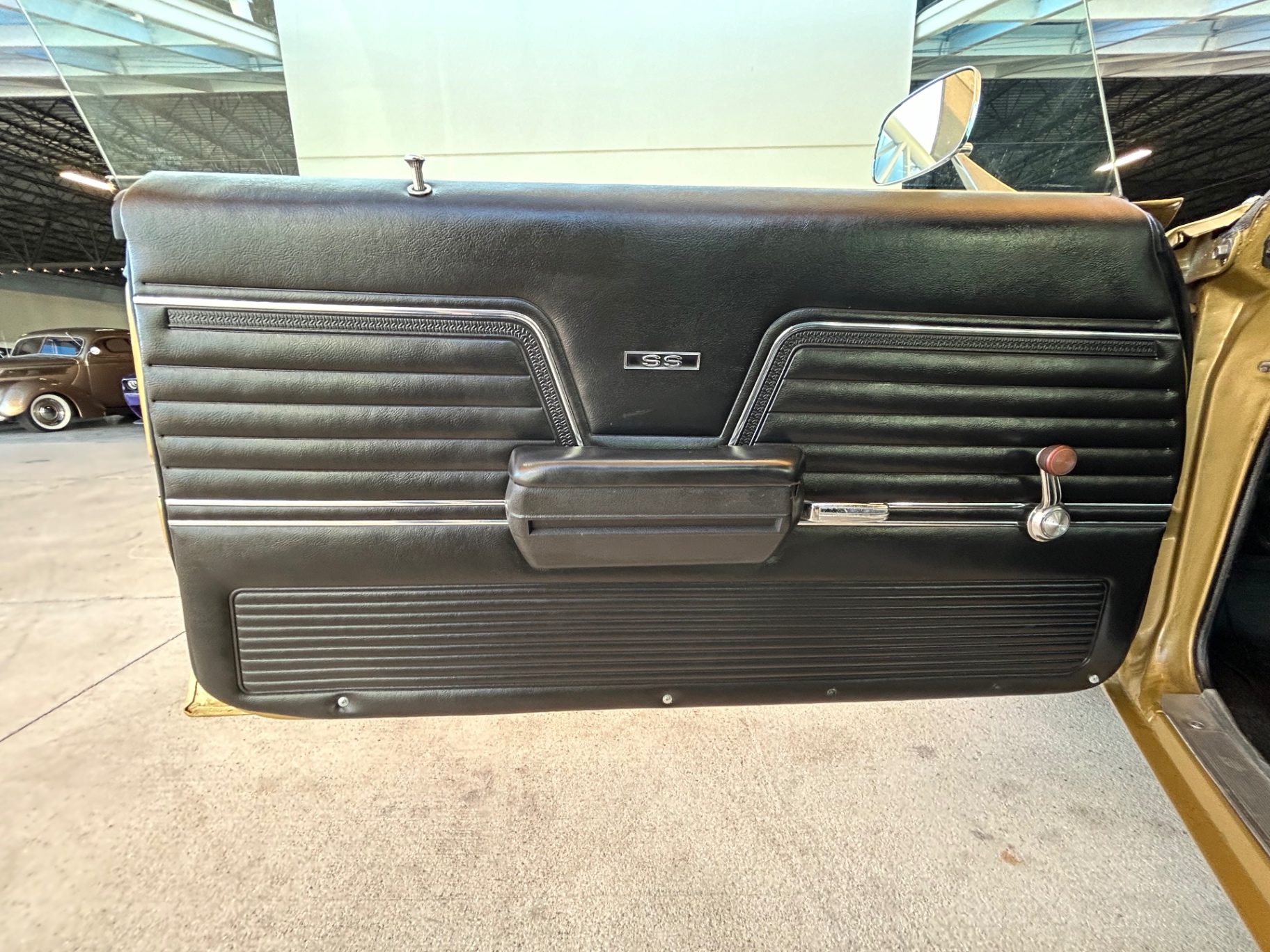 Vehicle photo 22