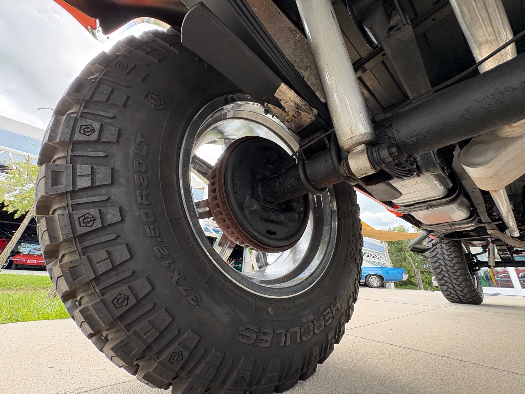 Vehicle photo 48