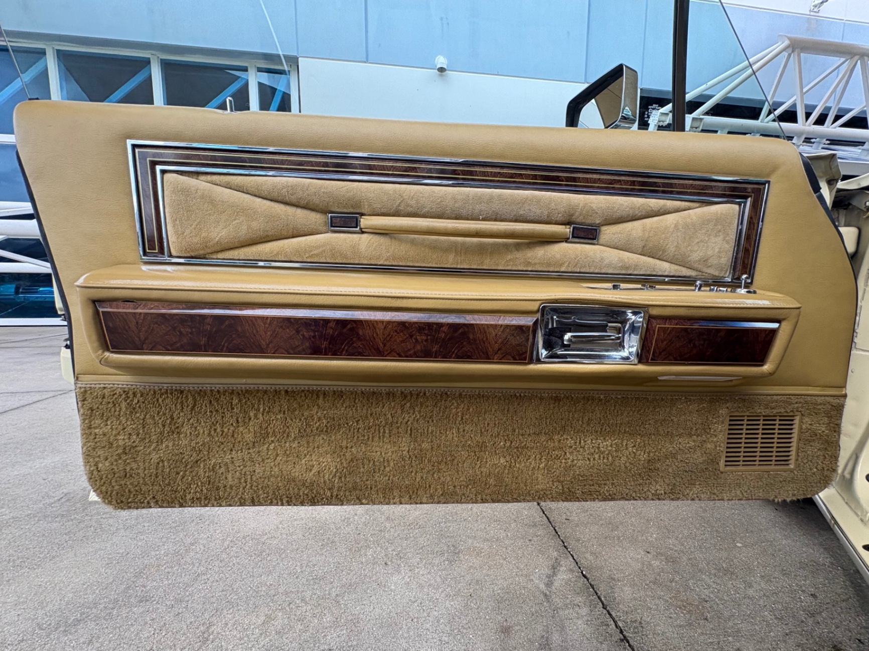 Vehicle photo 31