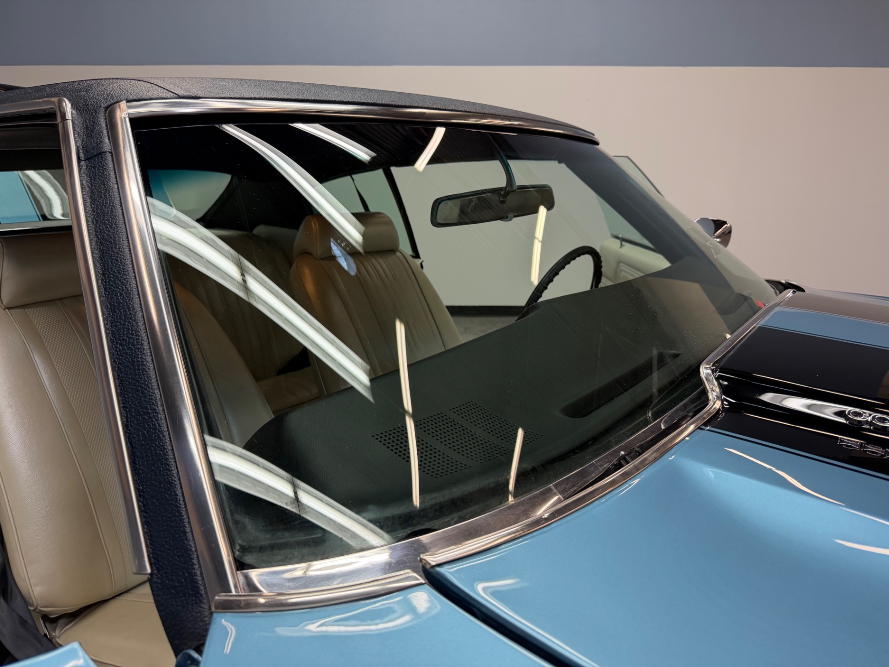 Vehicle photo 106