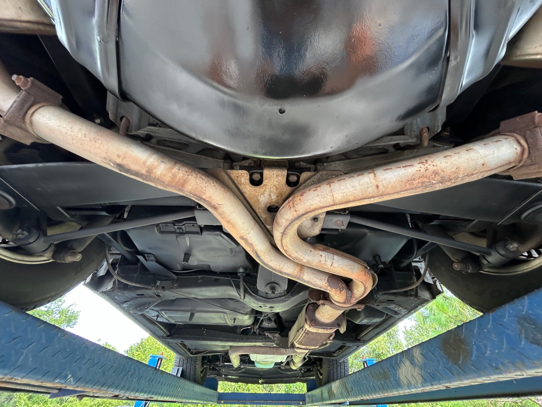 Vehicle photo 26