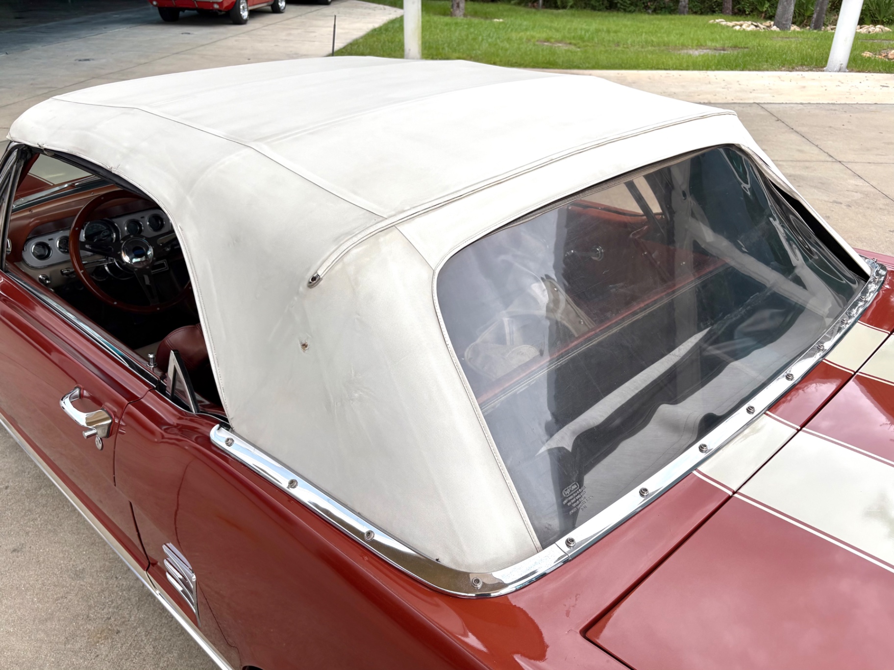 Vehicle photo 25