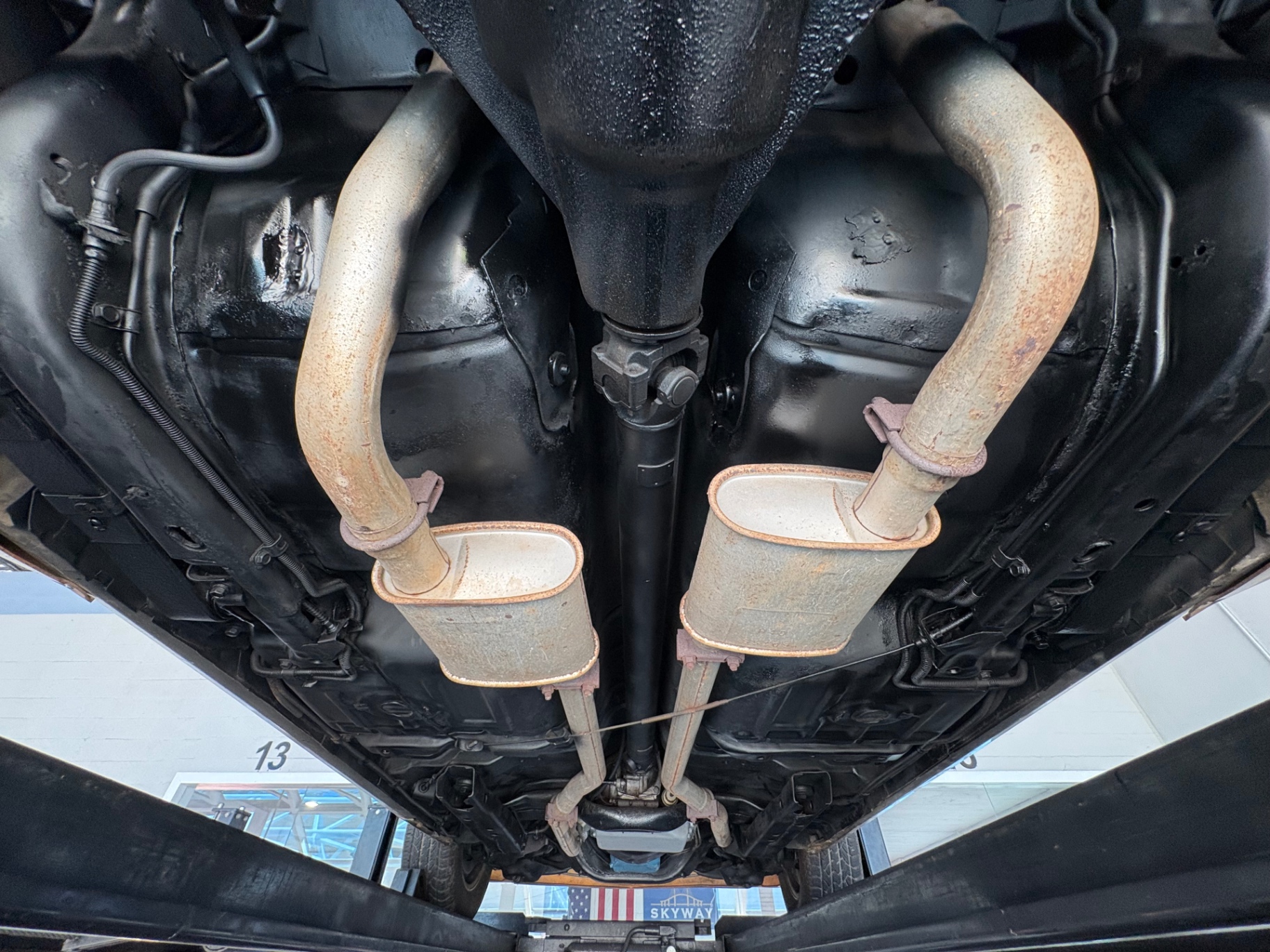 Vehicle photo 32