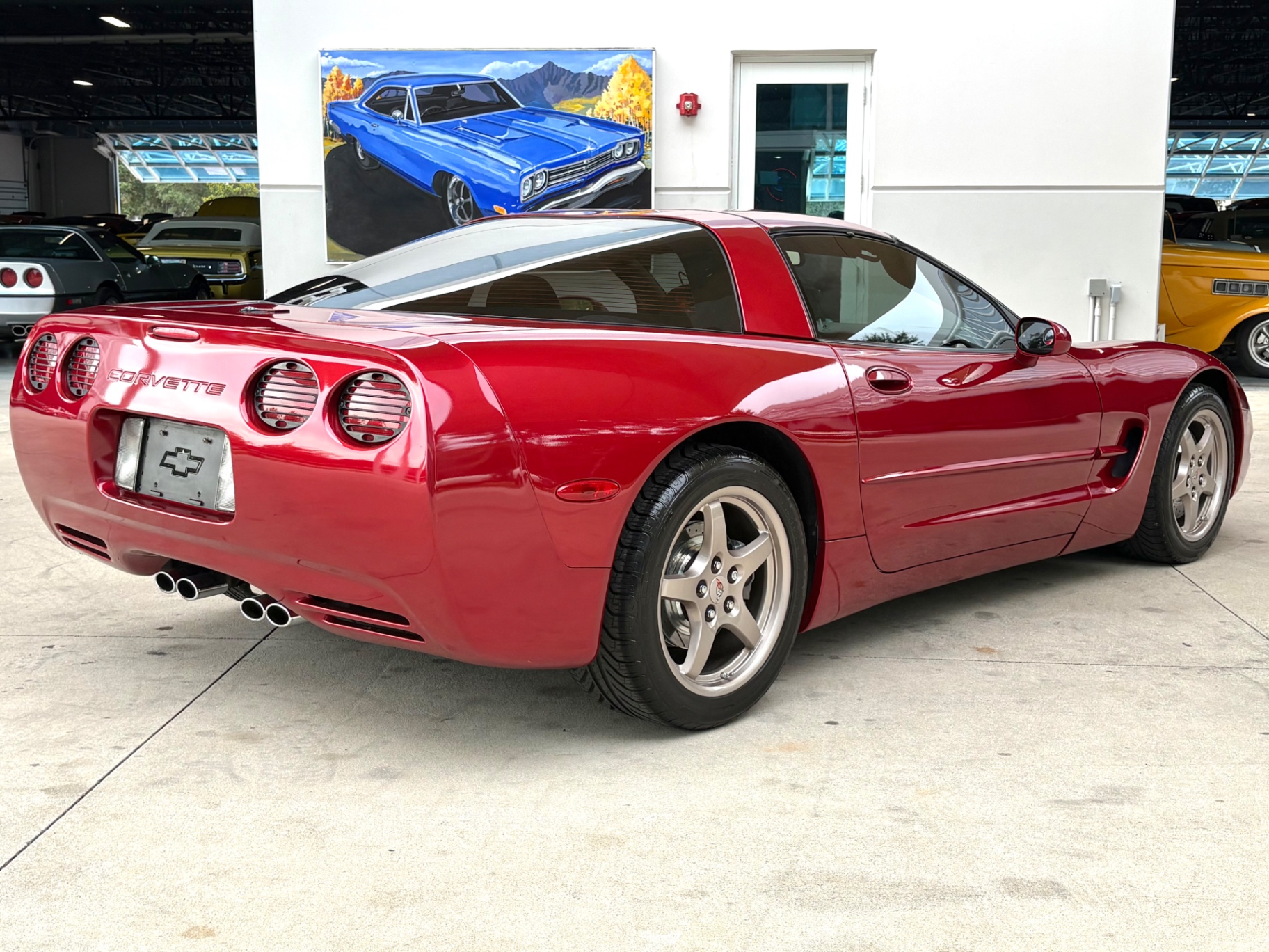 Vehicle photo 7