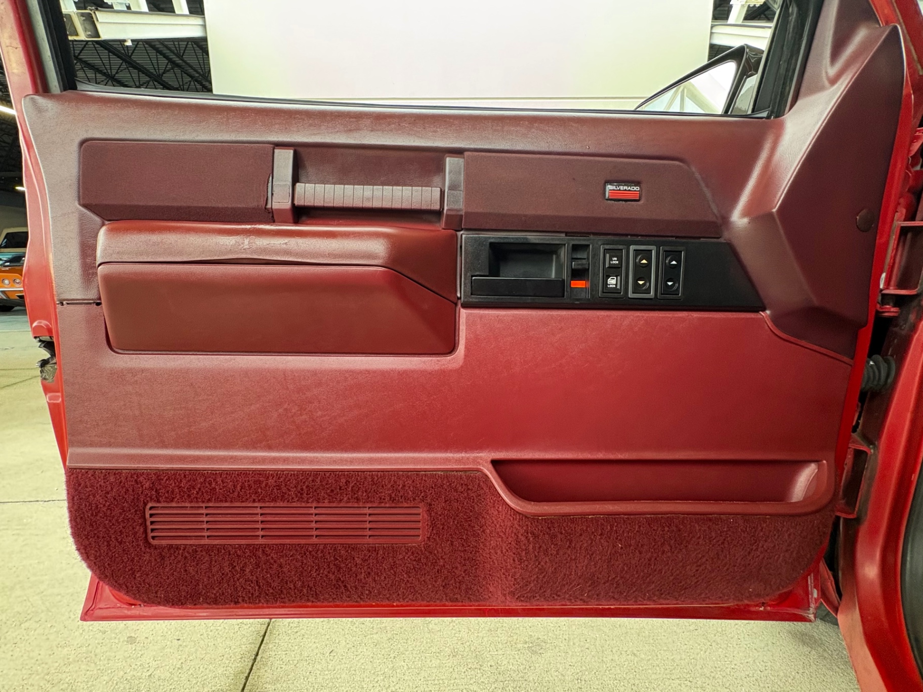 Vehicle photo 29