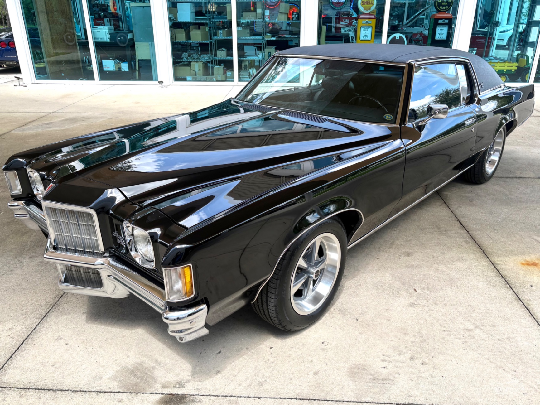 Vehicle photo 20