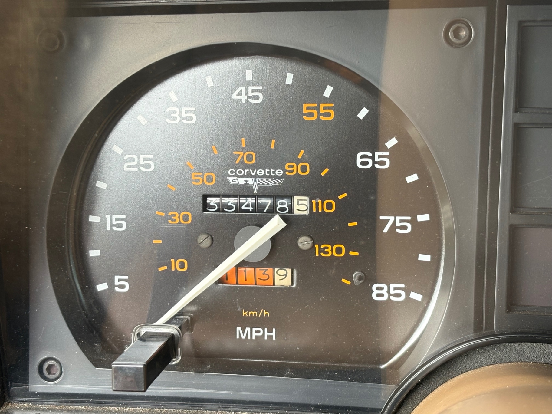 Vehicle photo 23