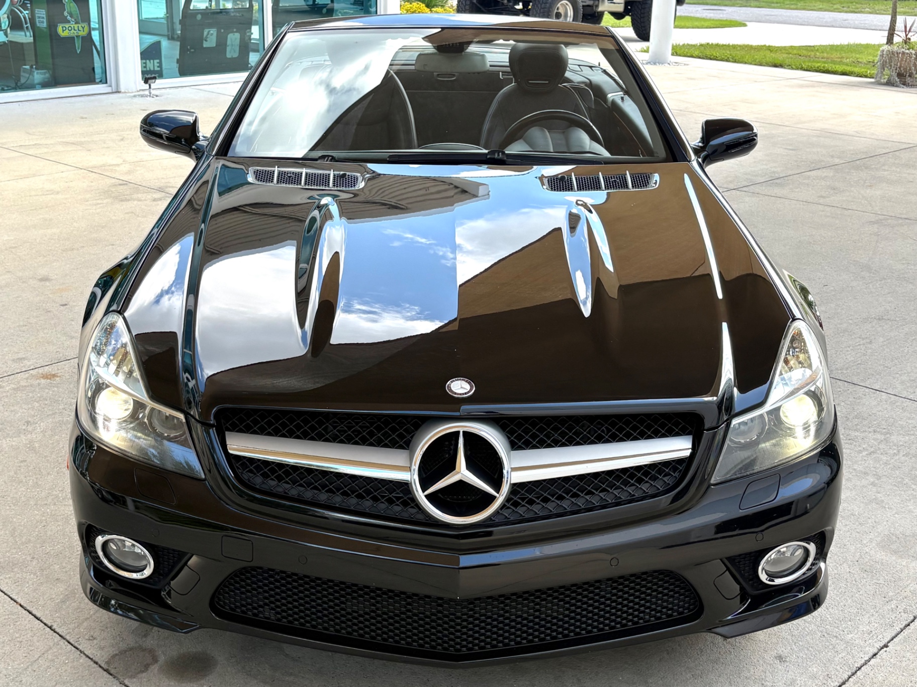 Vehicle photo 3