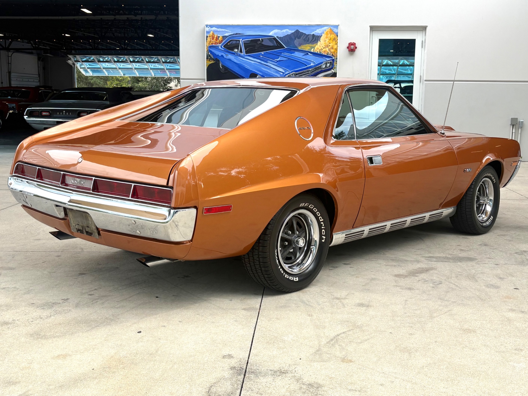 Vehicle photo 6