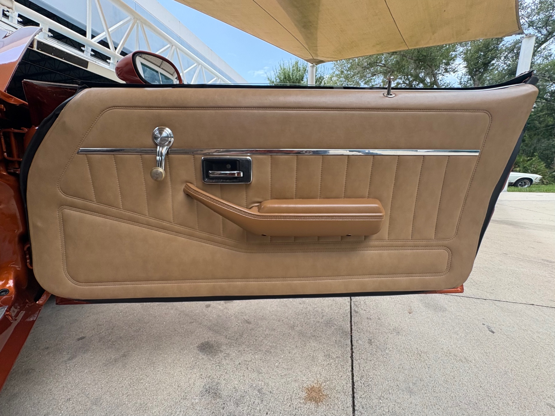 Vehicle photo 37