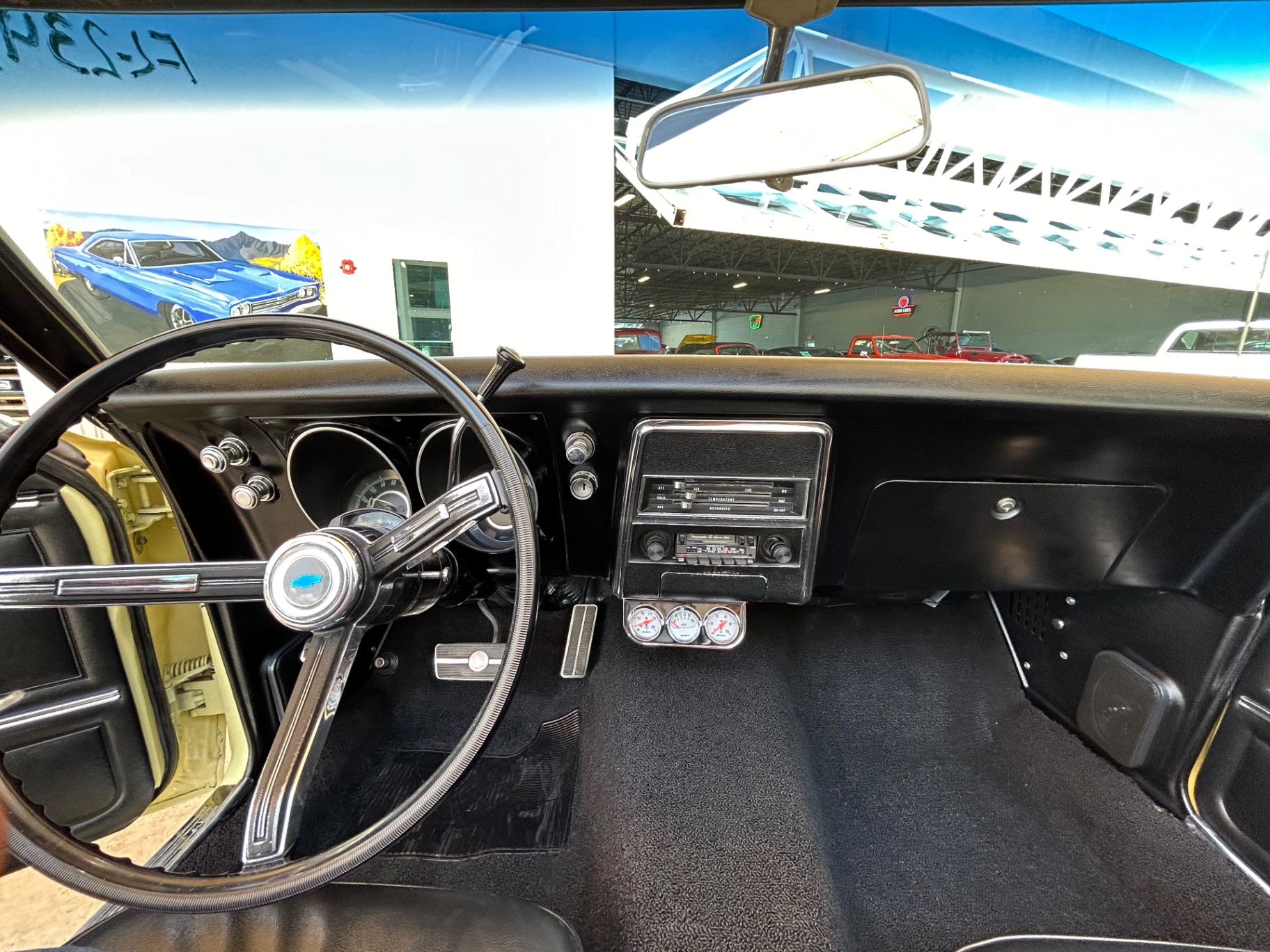 Vehicle photo 27