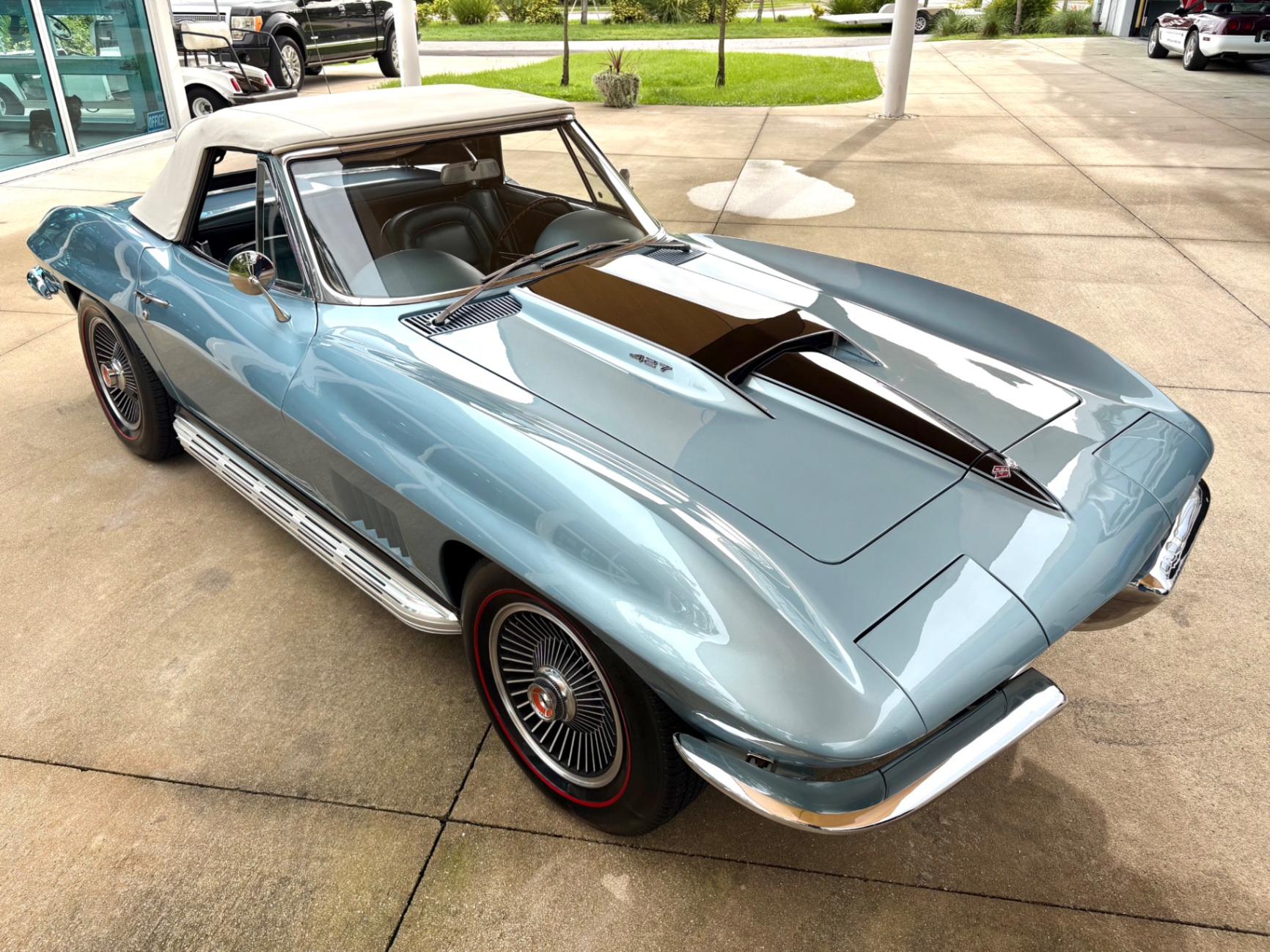 Vehicle photo 20