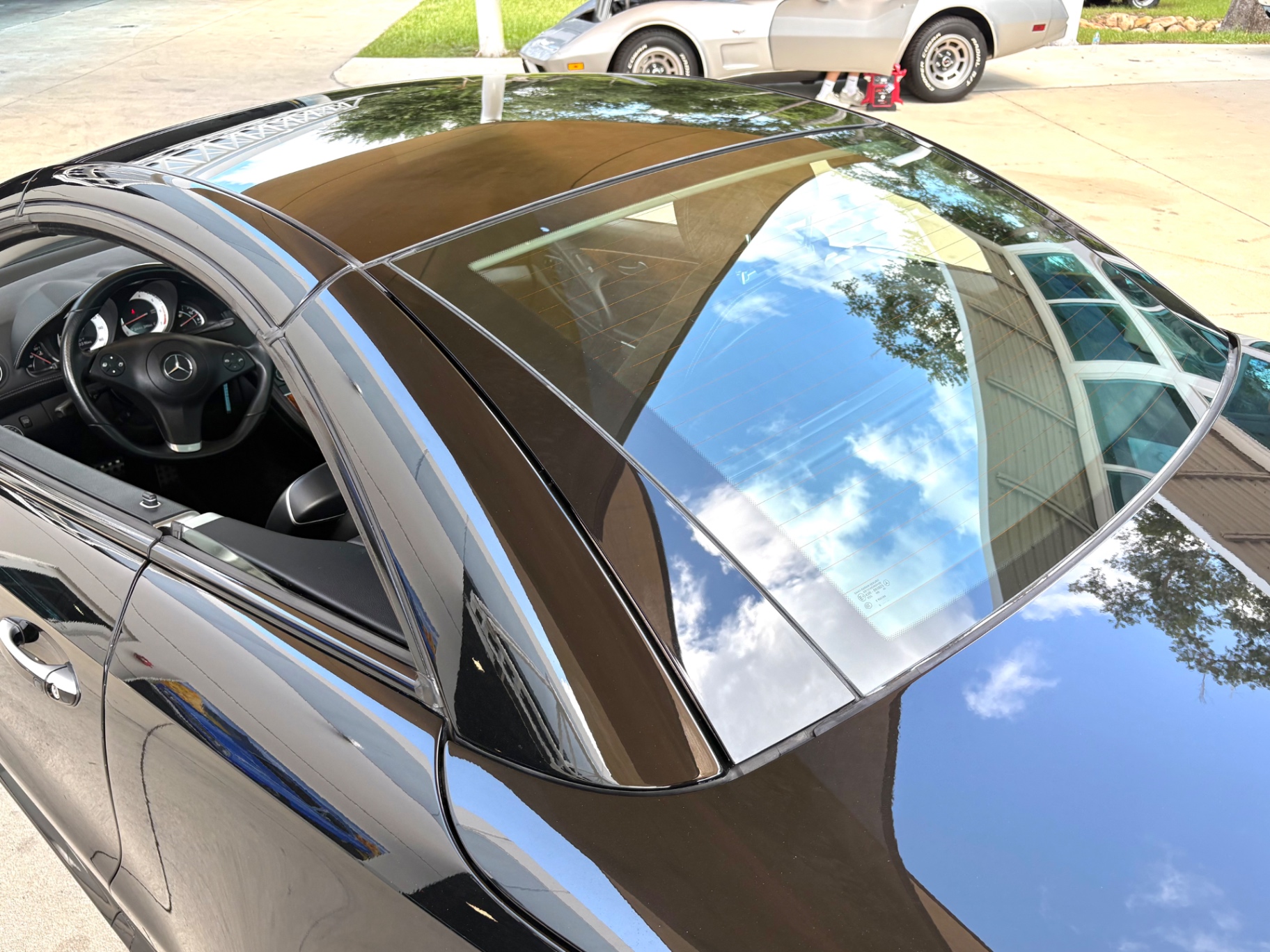 Vehicle photo 25
