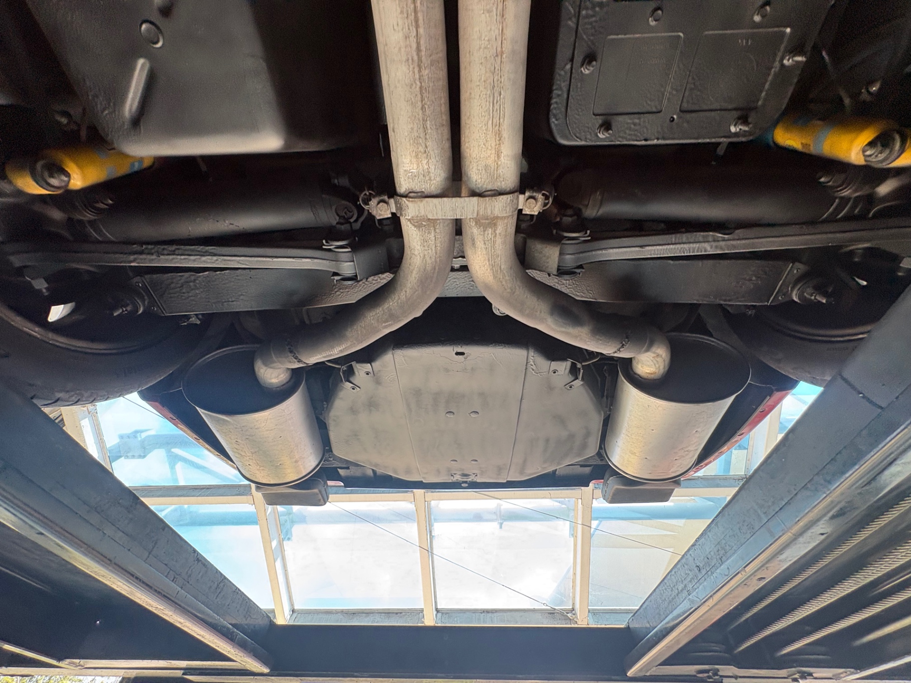 Vehicle photo 56