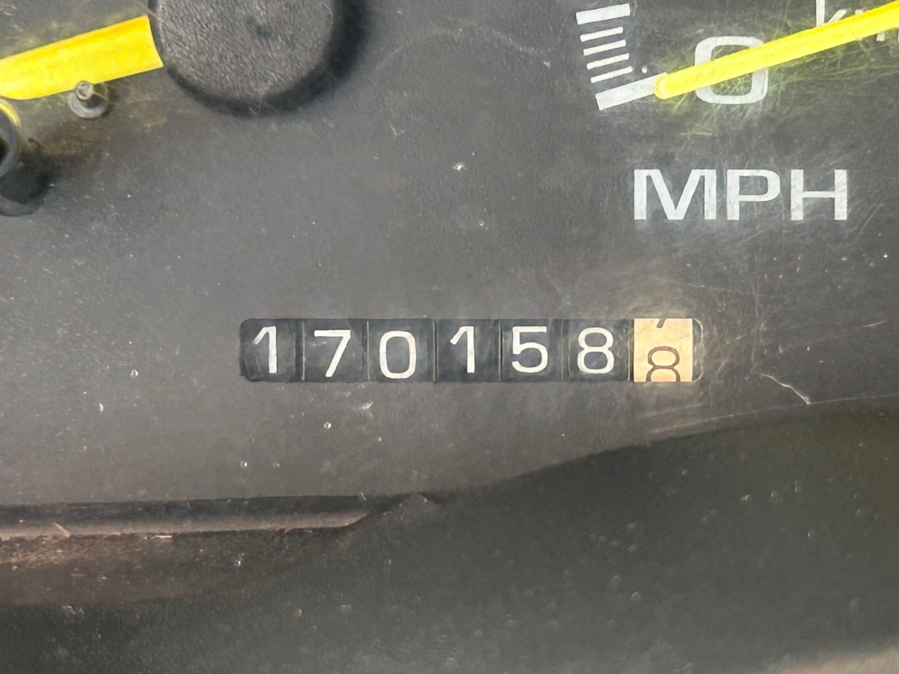 Vehicle photo 23