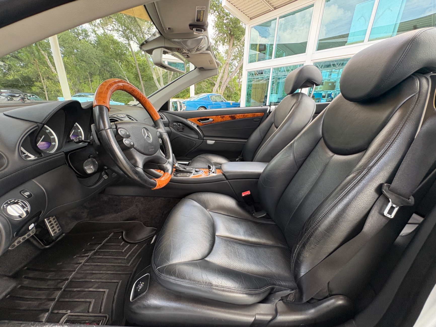 Vehicle photo 39