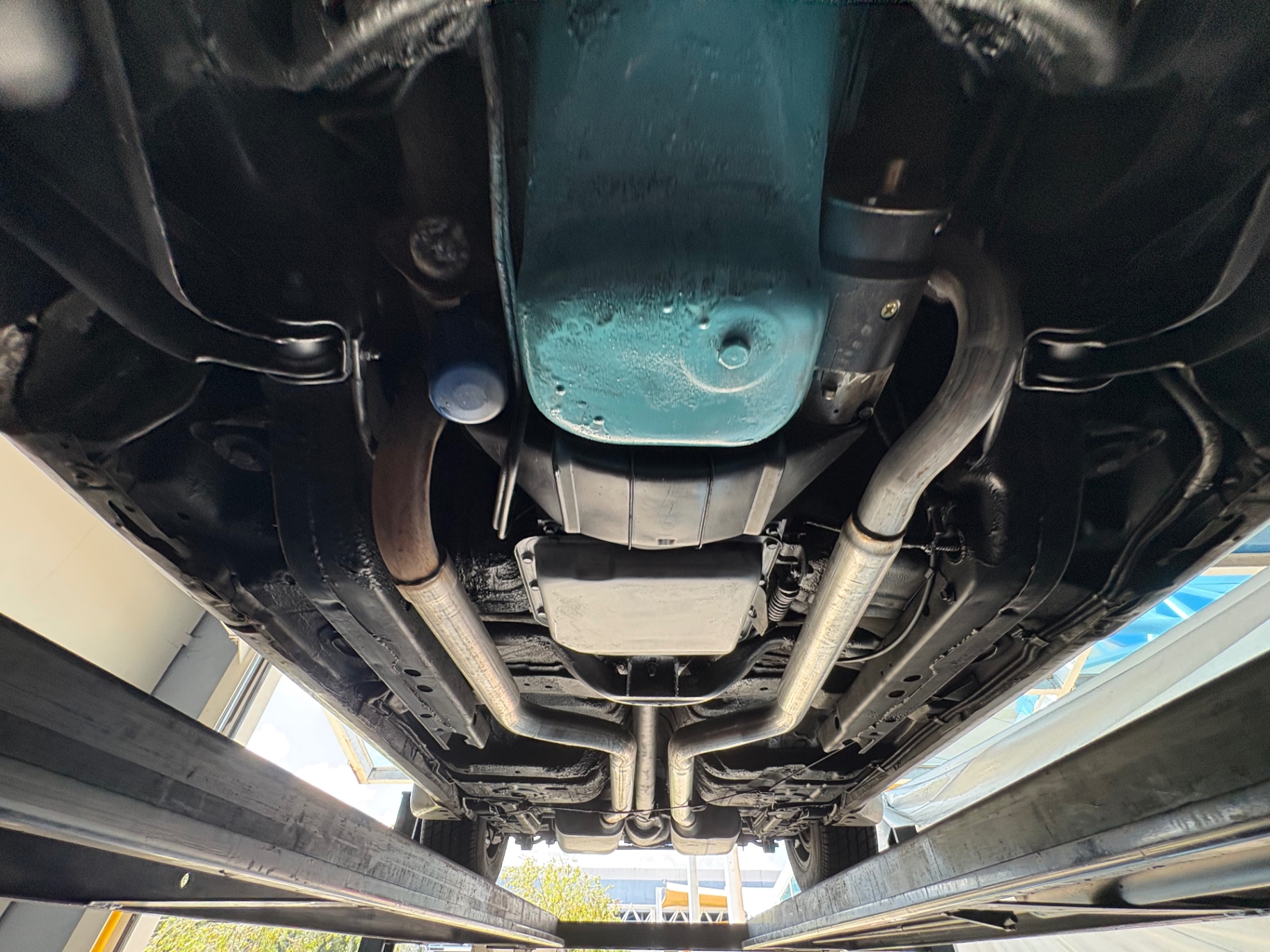 Vehicle photo 57