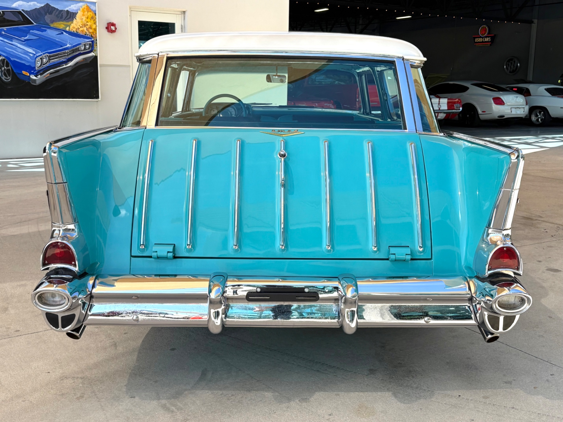 Vehicle photo 6