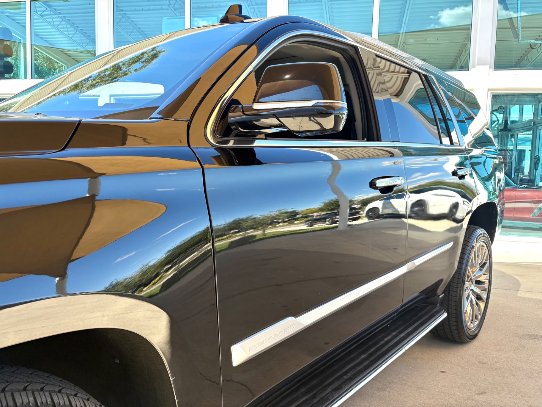 Vehicle photo 13