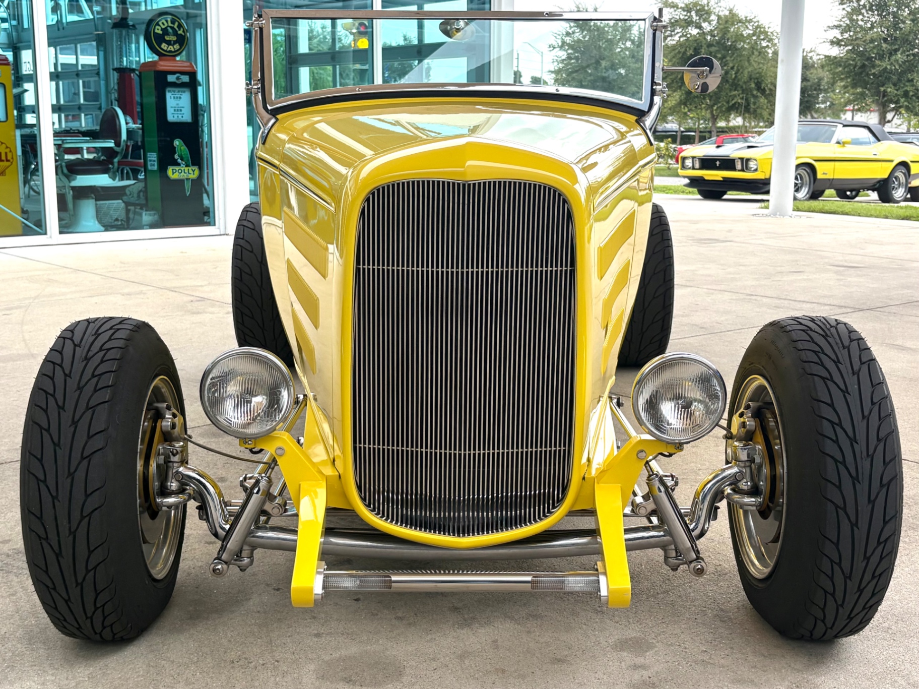 Vehicle photo 2