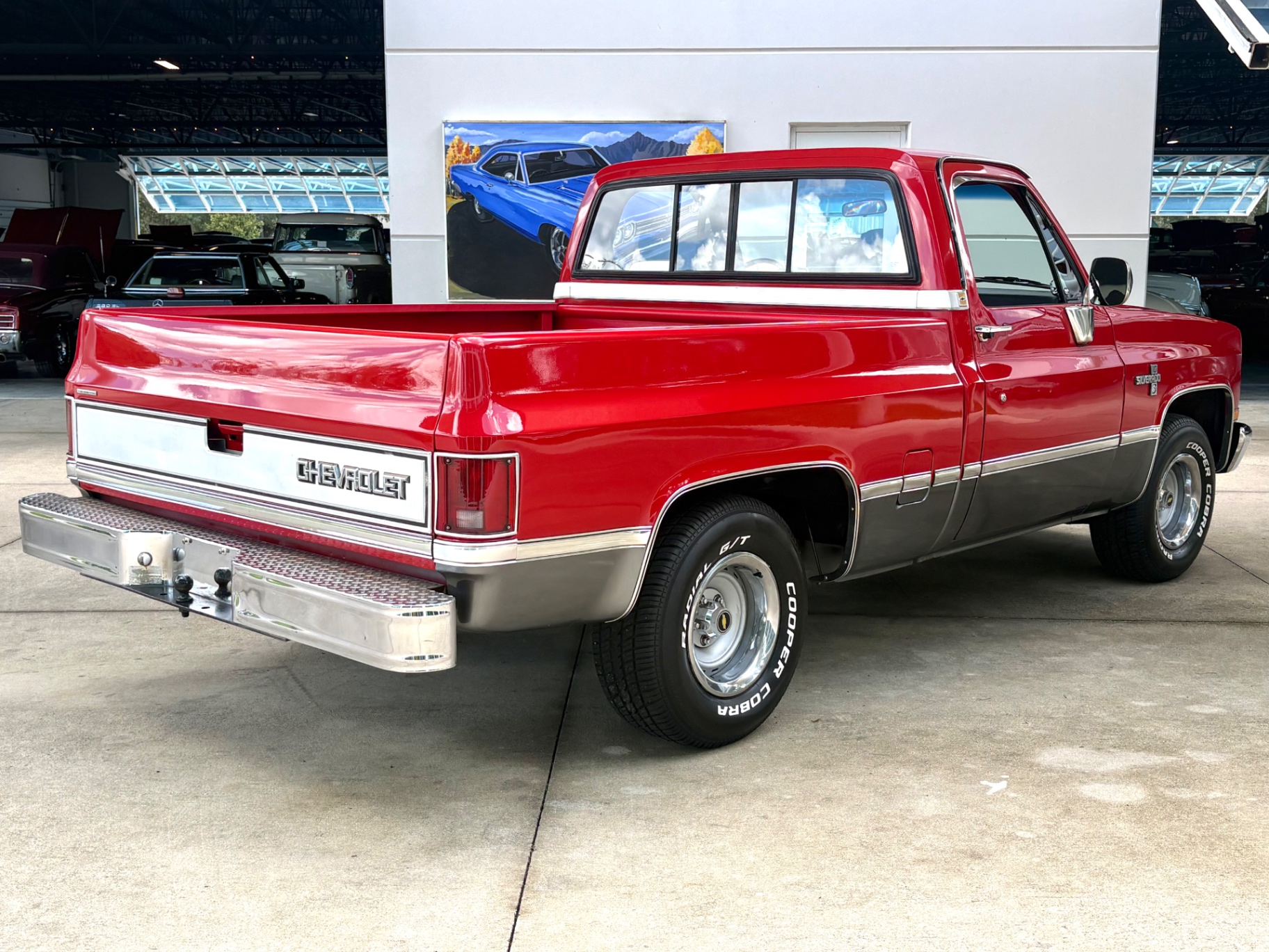 Vehicle photo 6