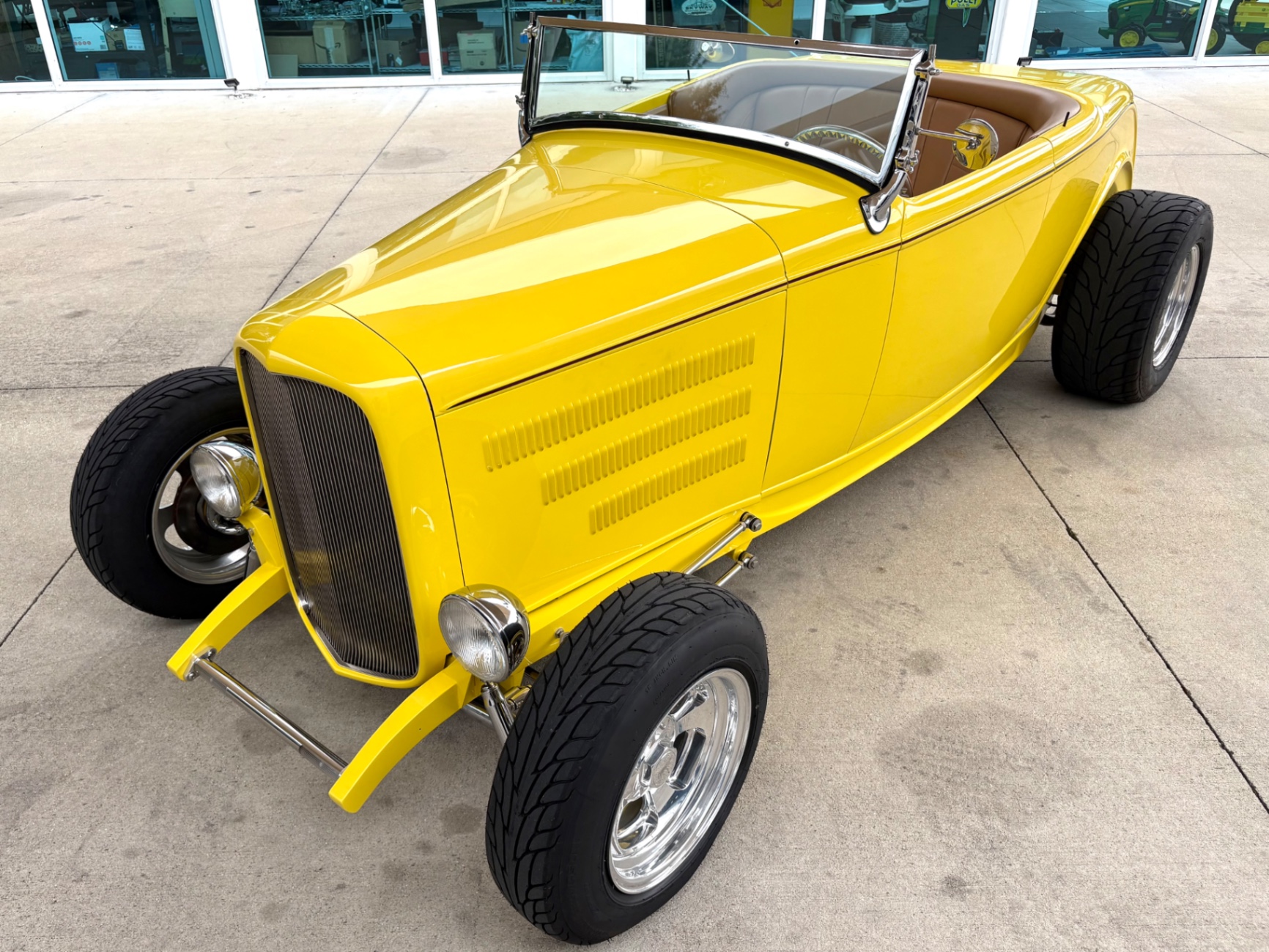 Vehicle photo 20