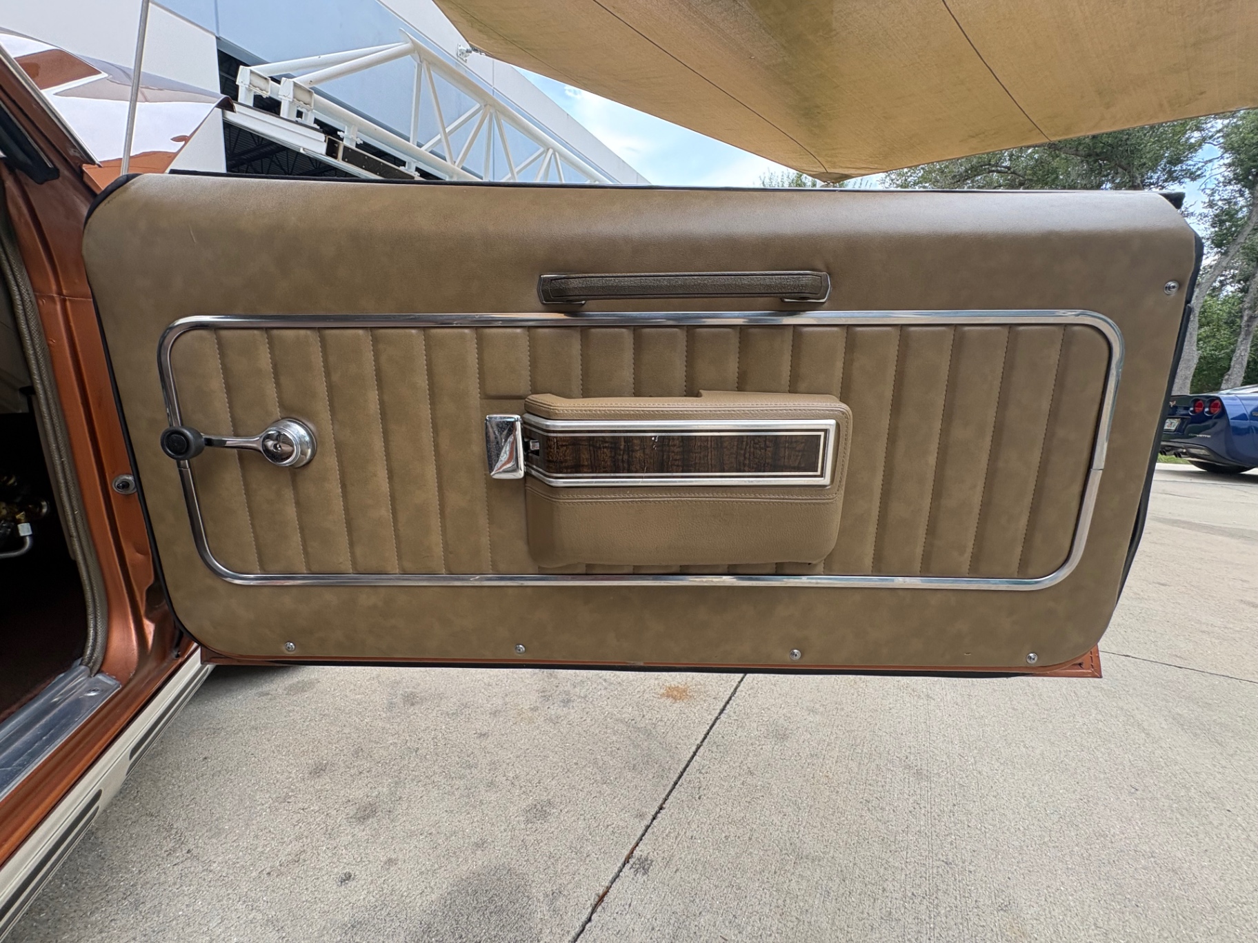Vehicle photo 38