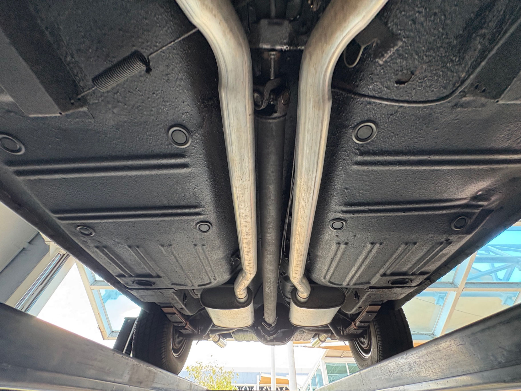 Vehicle photo 56