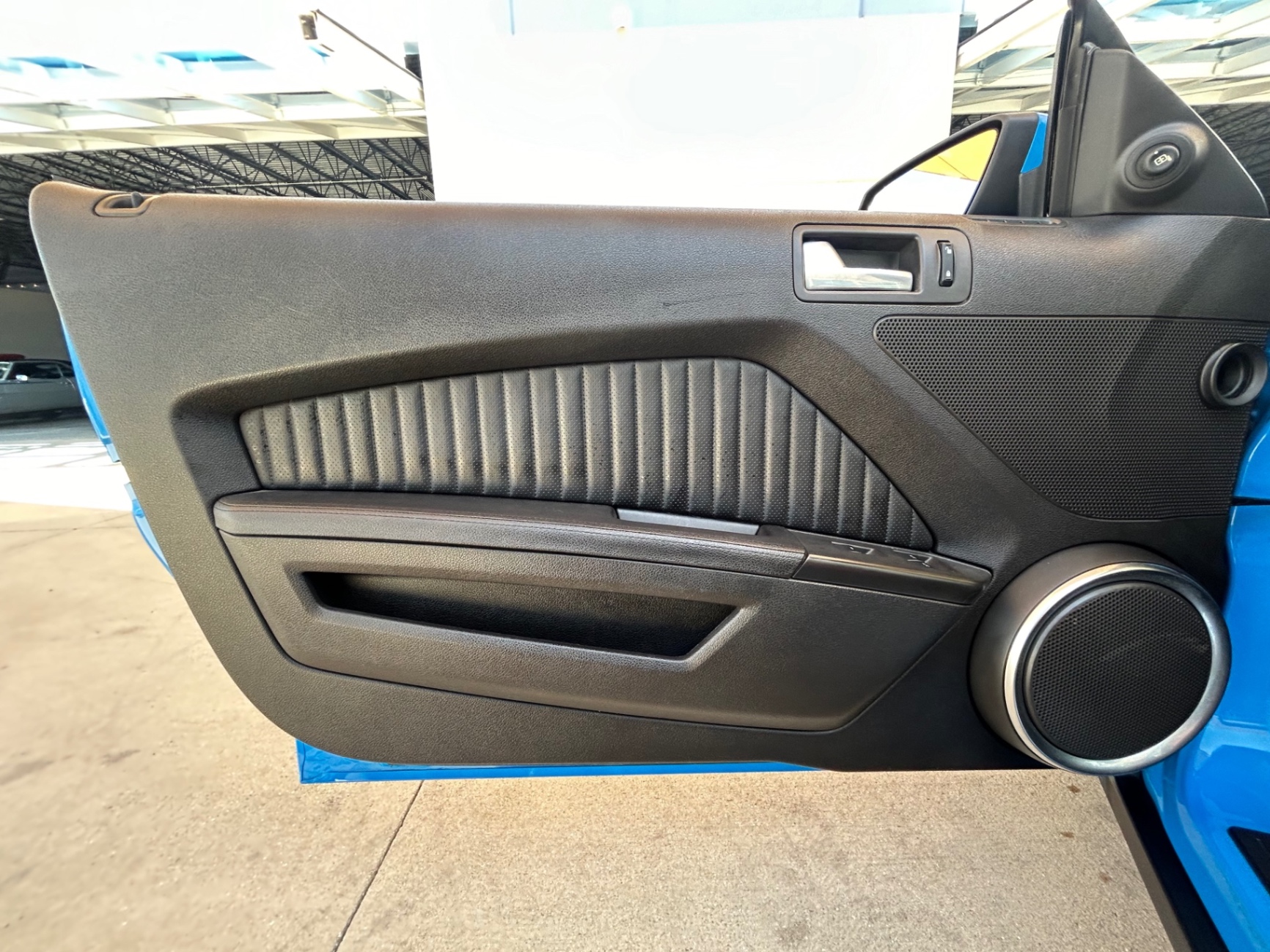 Vehicle photo 45