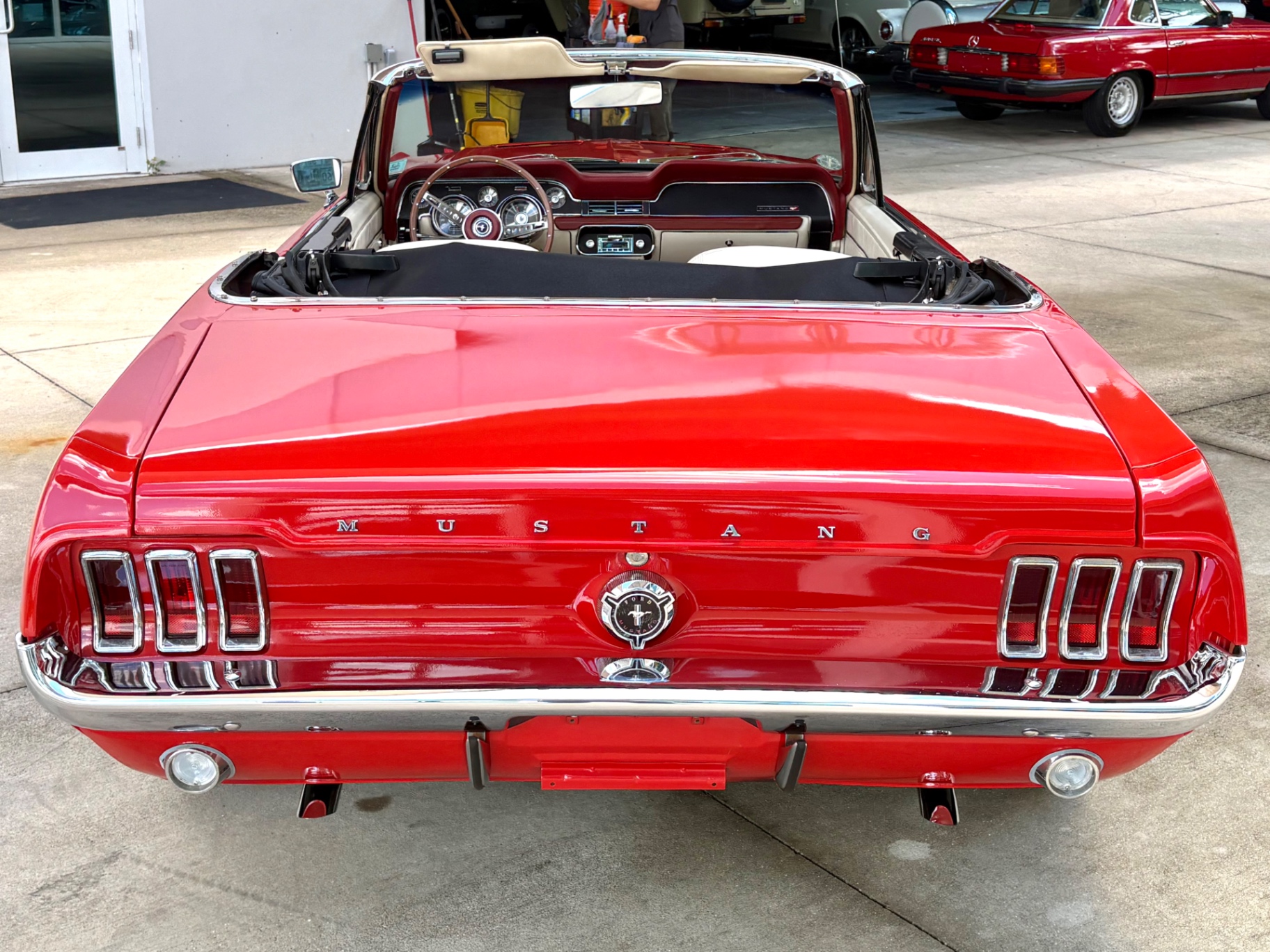Vehicle photo 8