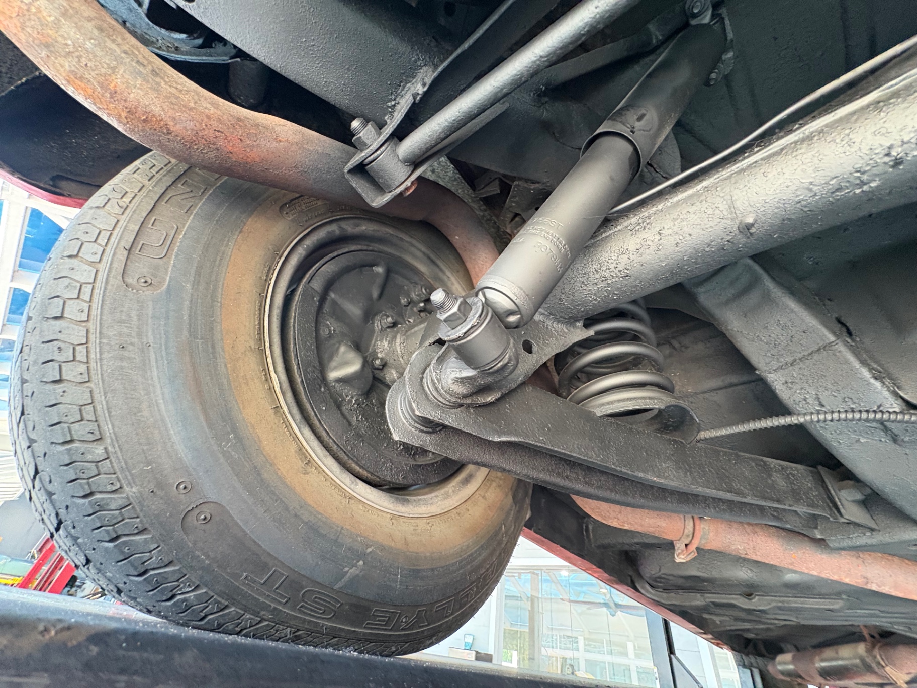 Vehicle photo 45