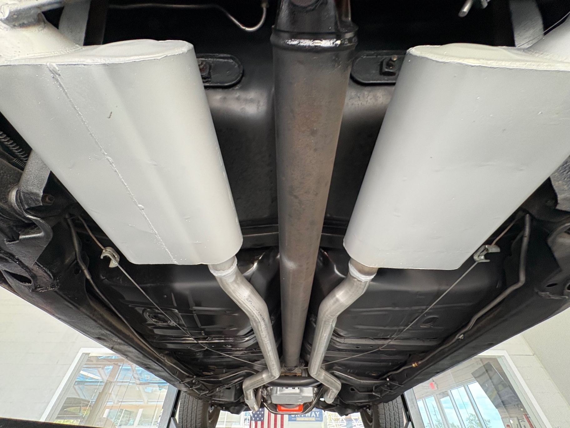 Vehicle photo 52