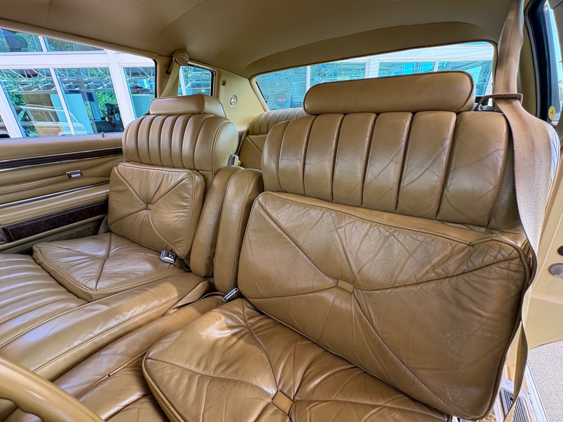 Vehicle photo 33