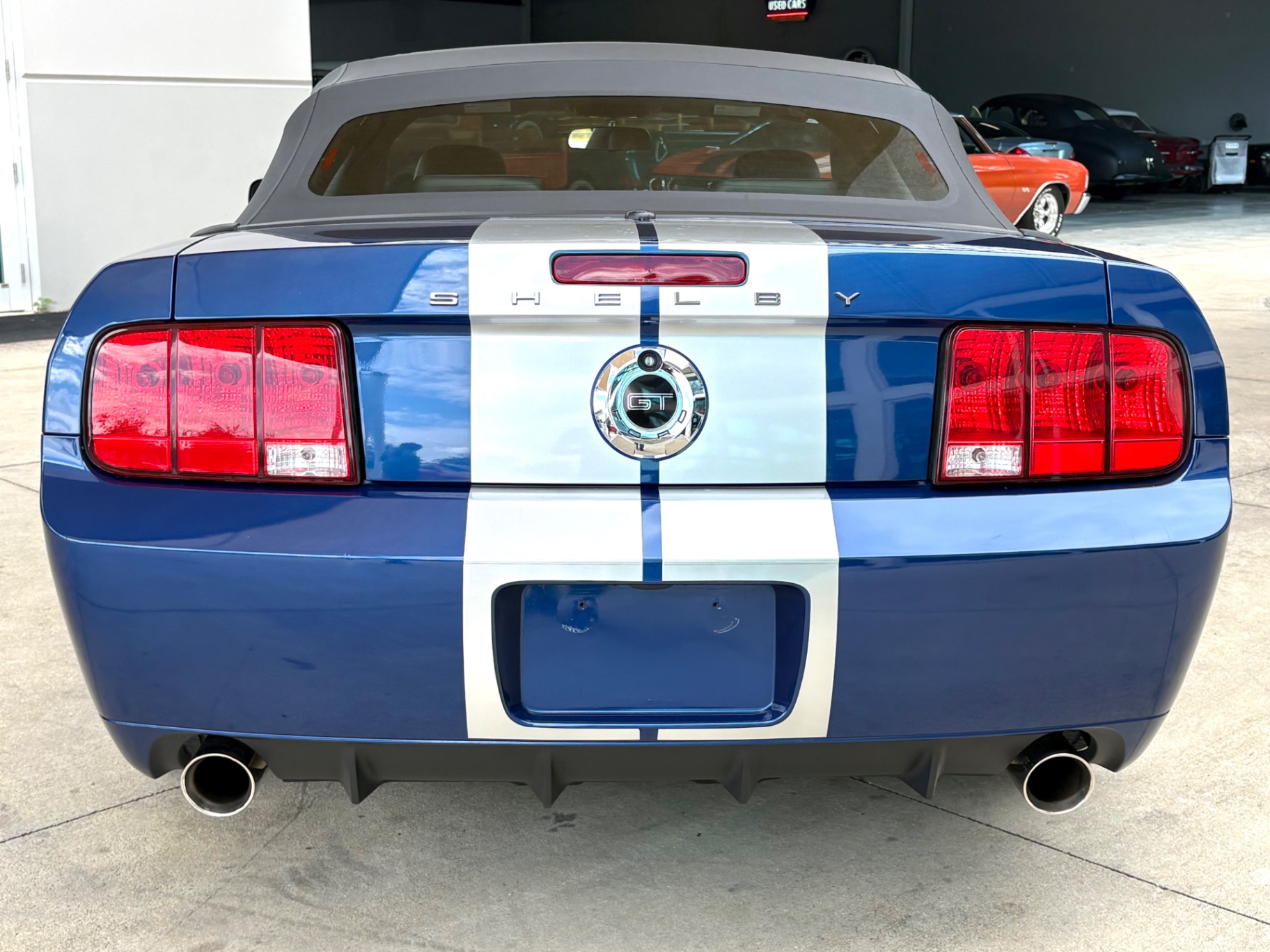 Vehicle photo 23
