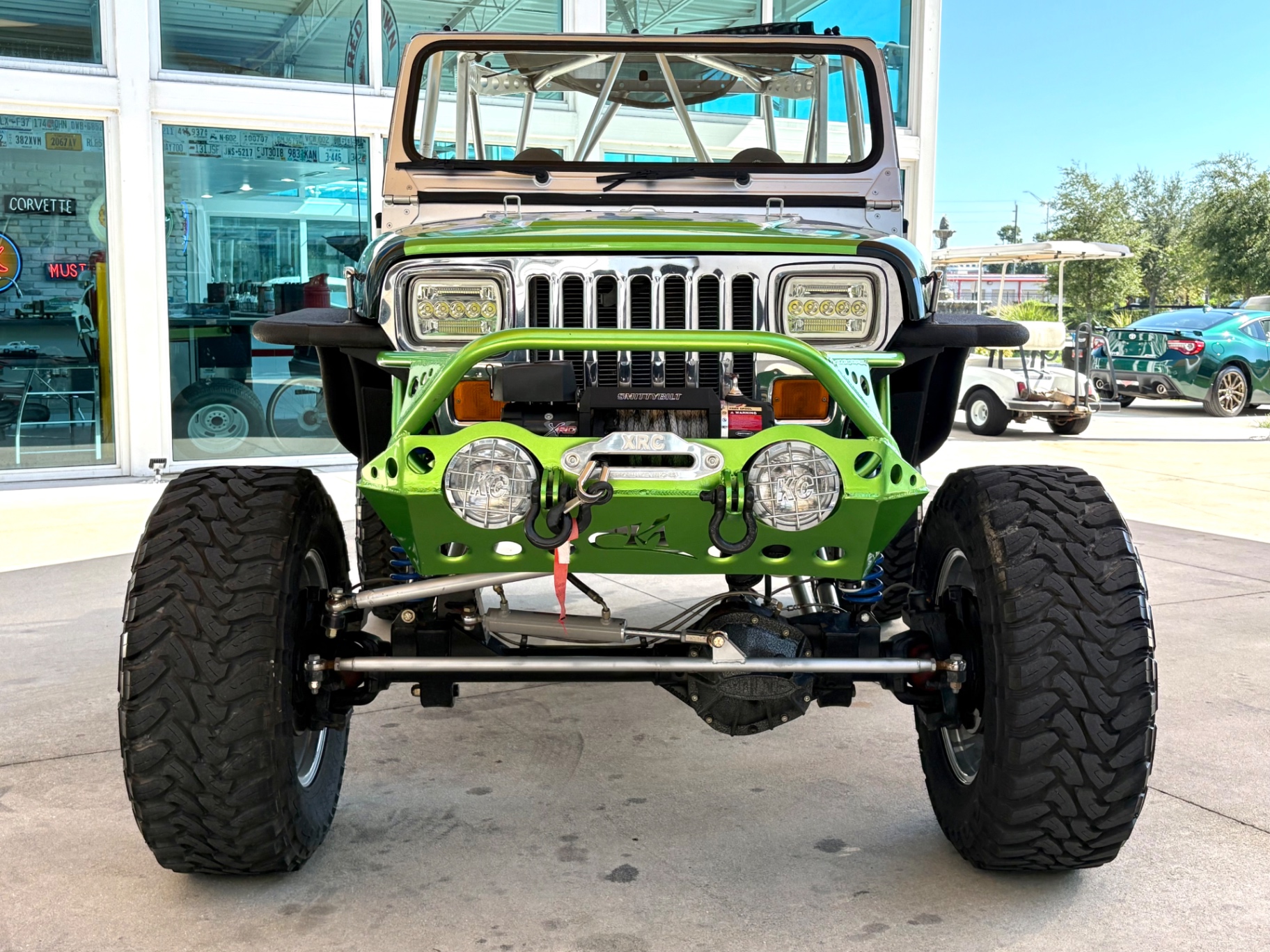 Vehicle photo 2