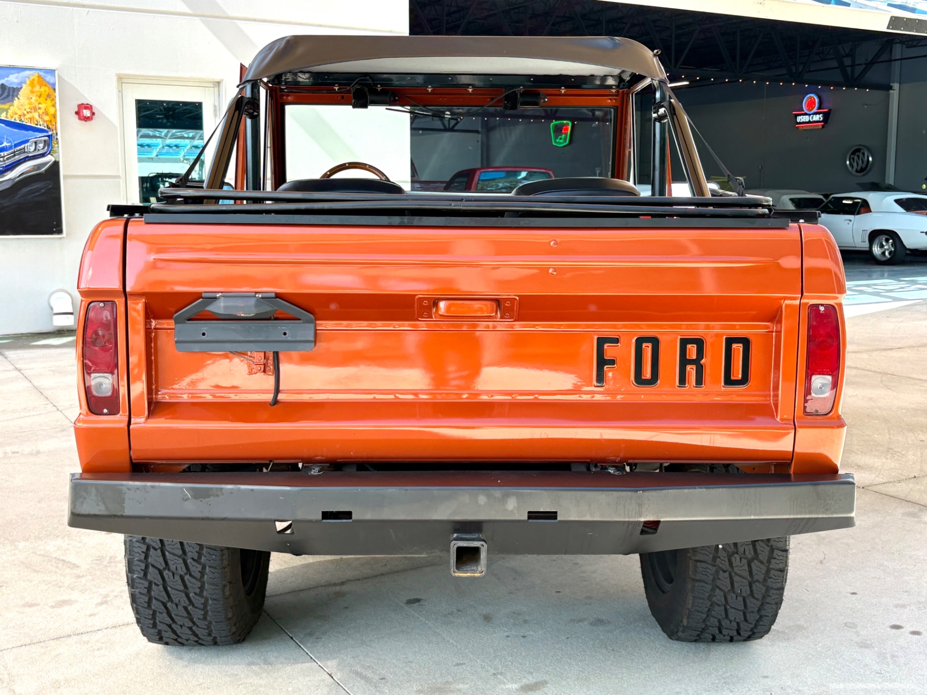 Vehicle photo 6