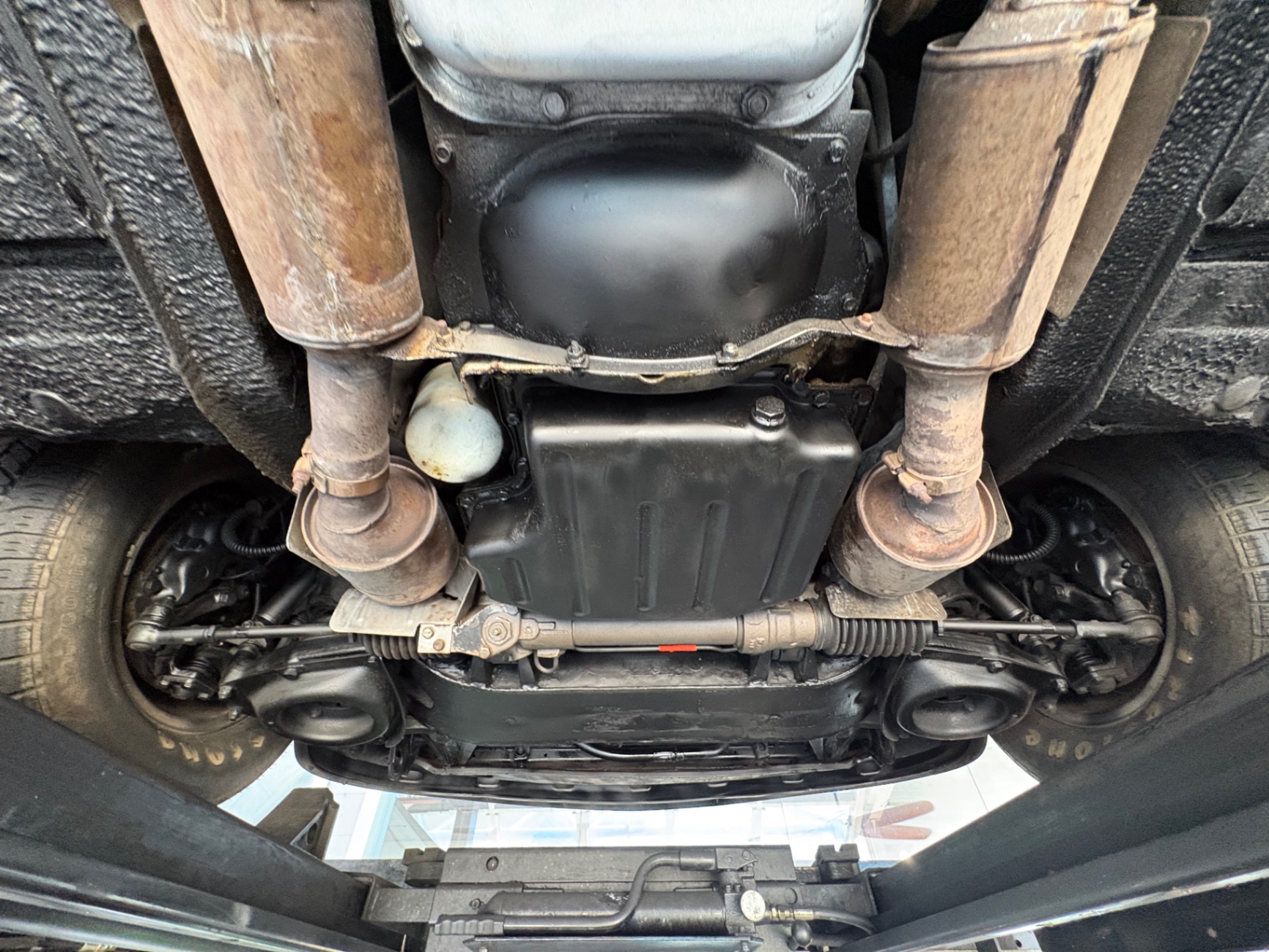 Vehicle photo 52