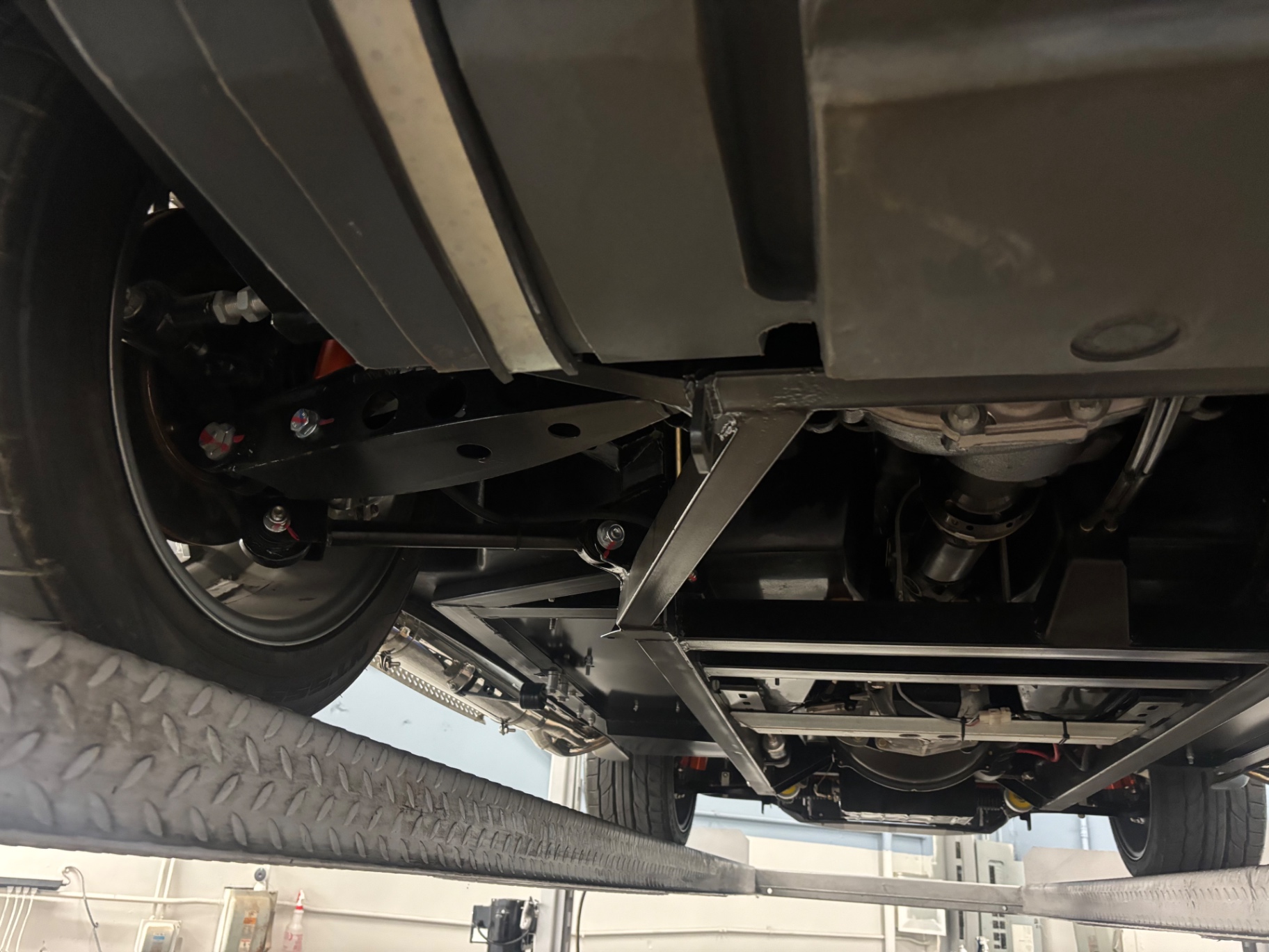 Vehicle photo 44