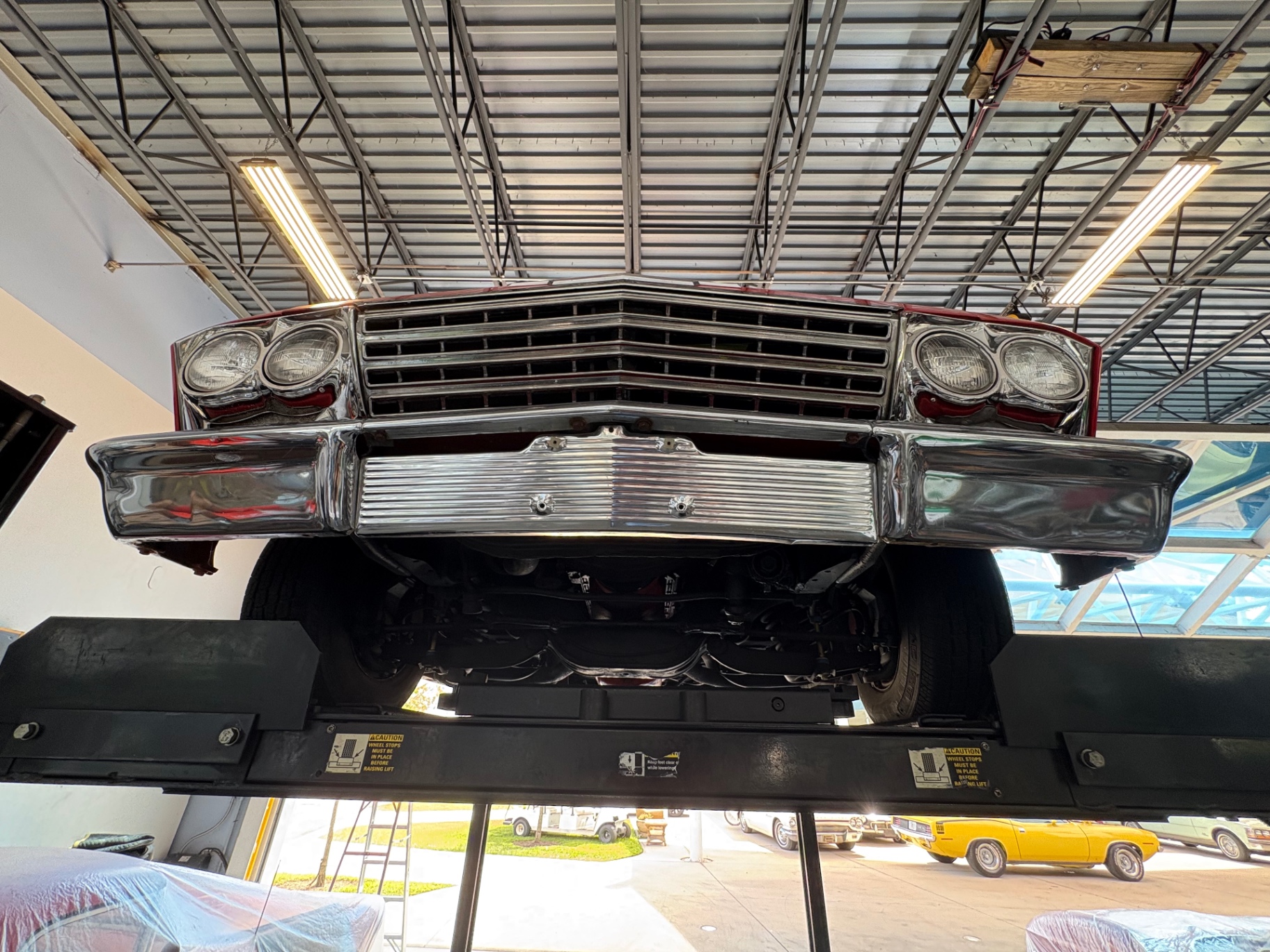 Vehicle photo 52