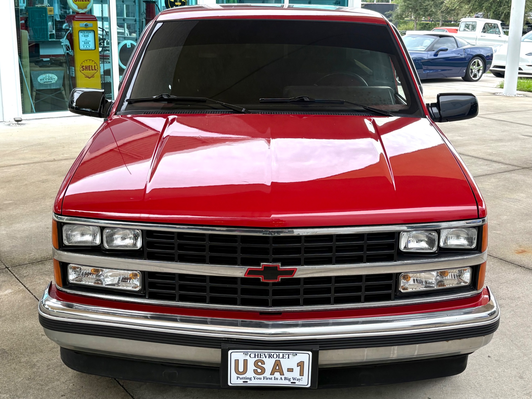 Vehicle photo 3