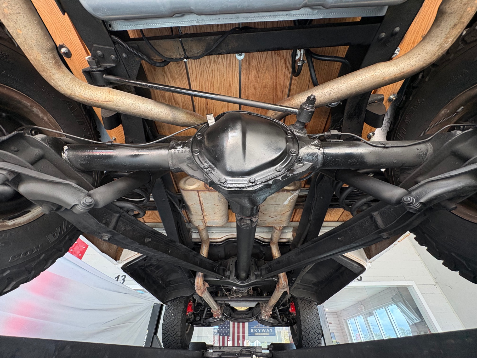 Vehicle photo 42