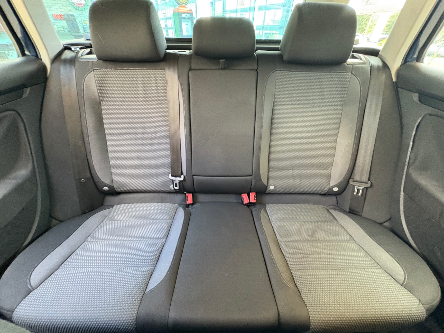 Vehicle photo 36