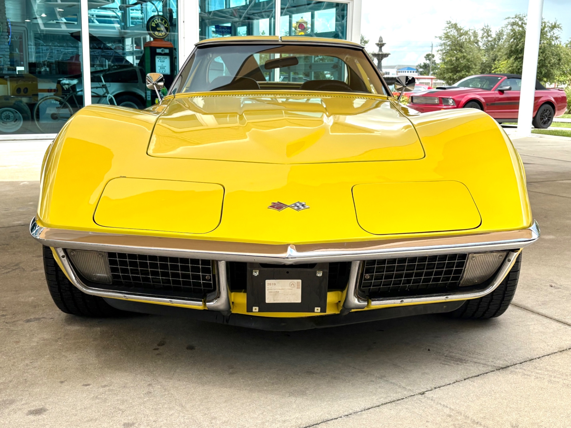 Vehicle photo 2