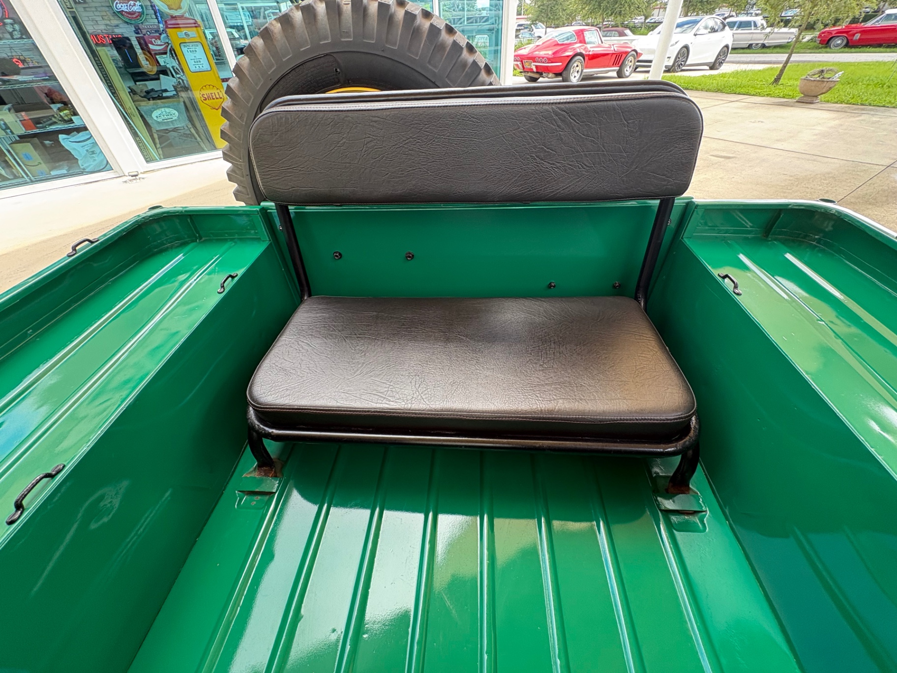 Vehicle photo 34
