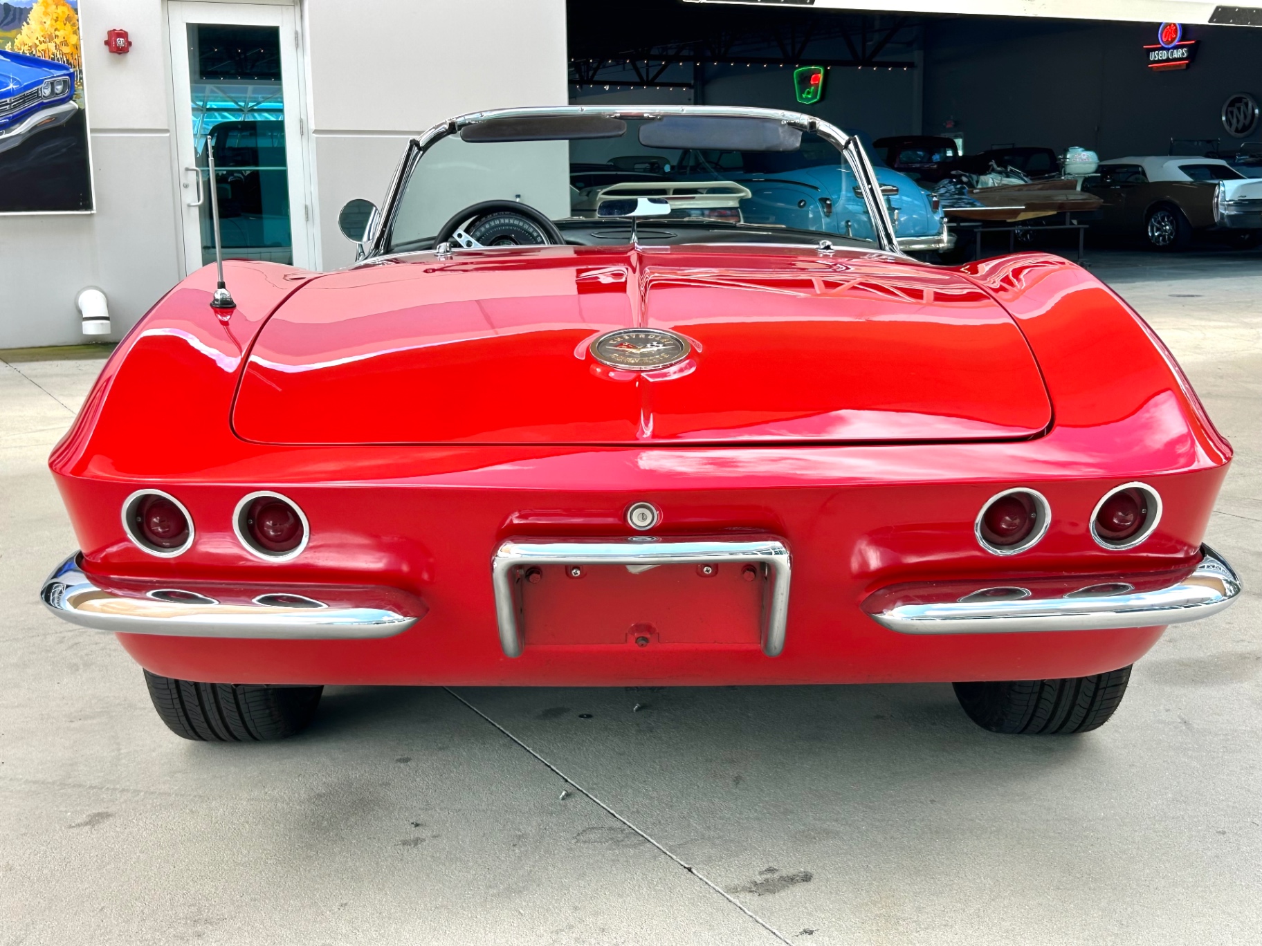 Vehicle photo 6