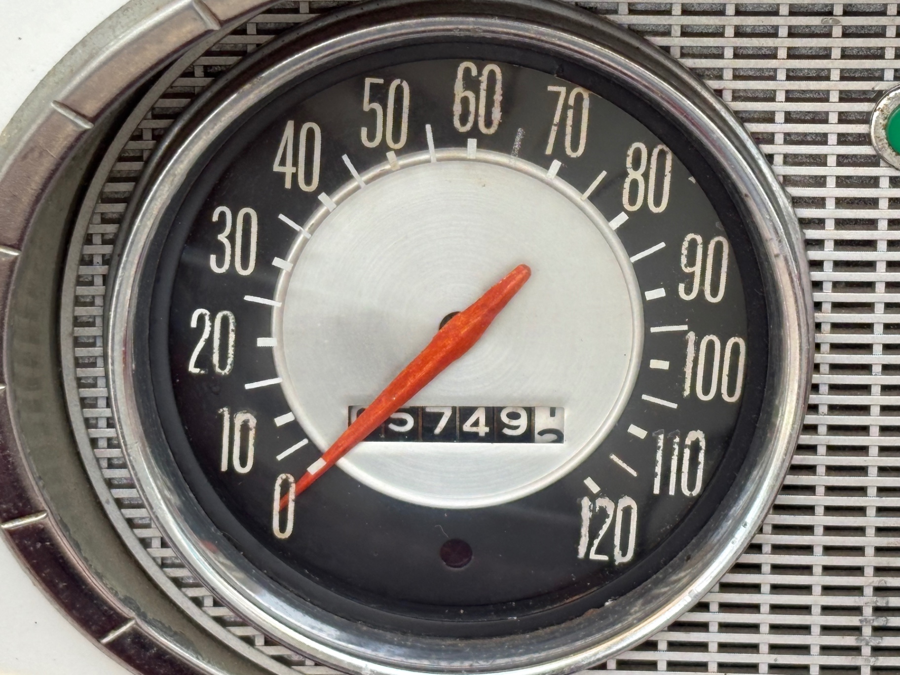 Vehicle photo 30
