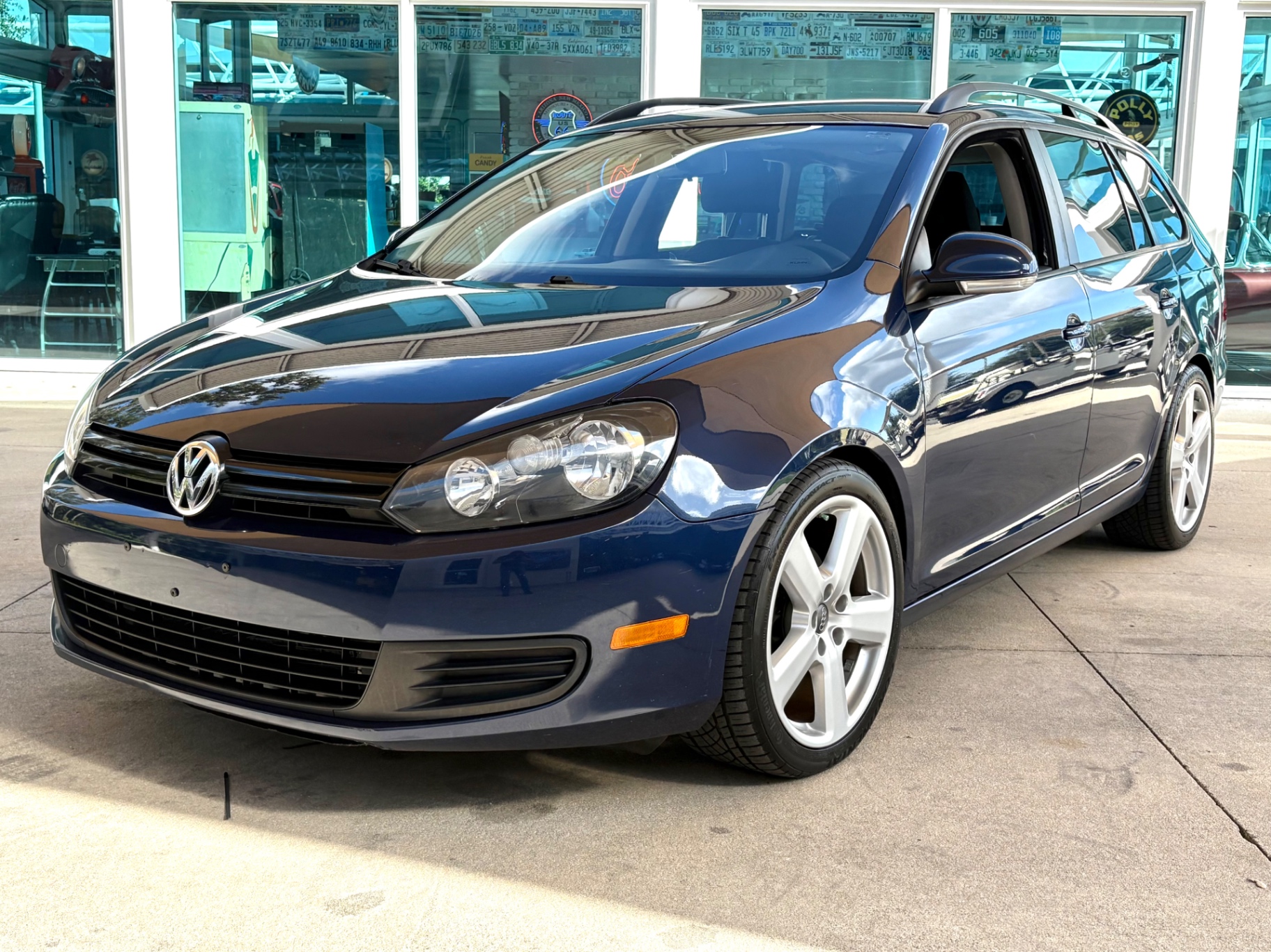Vehicle photo 11