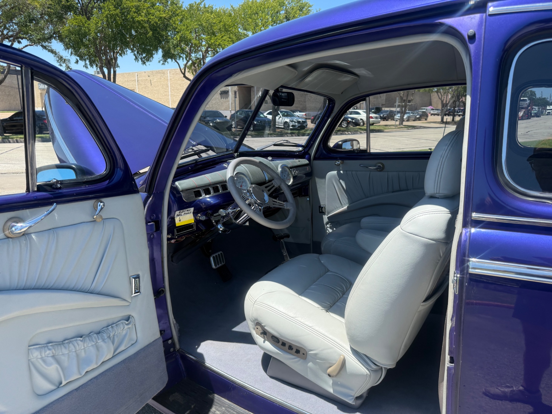 Vehicle photo 19